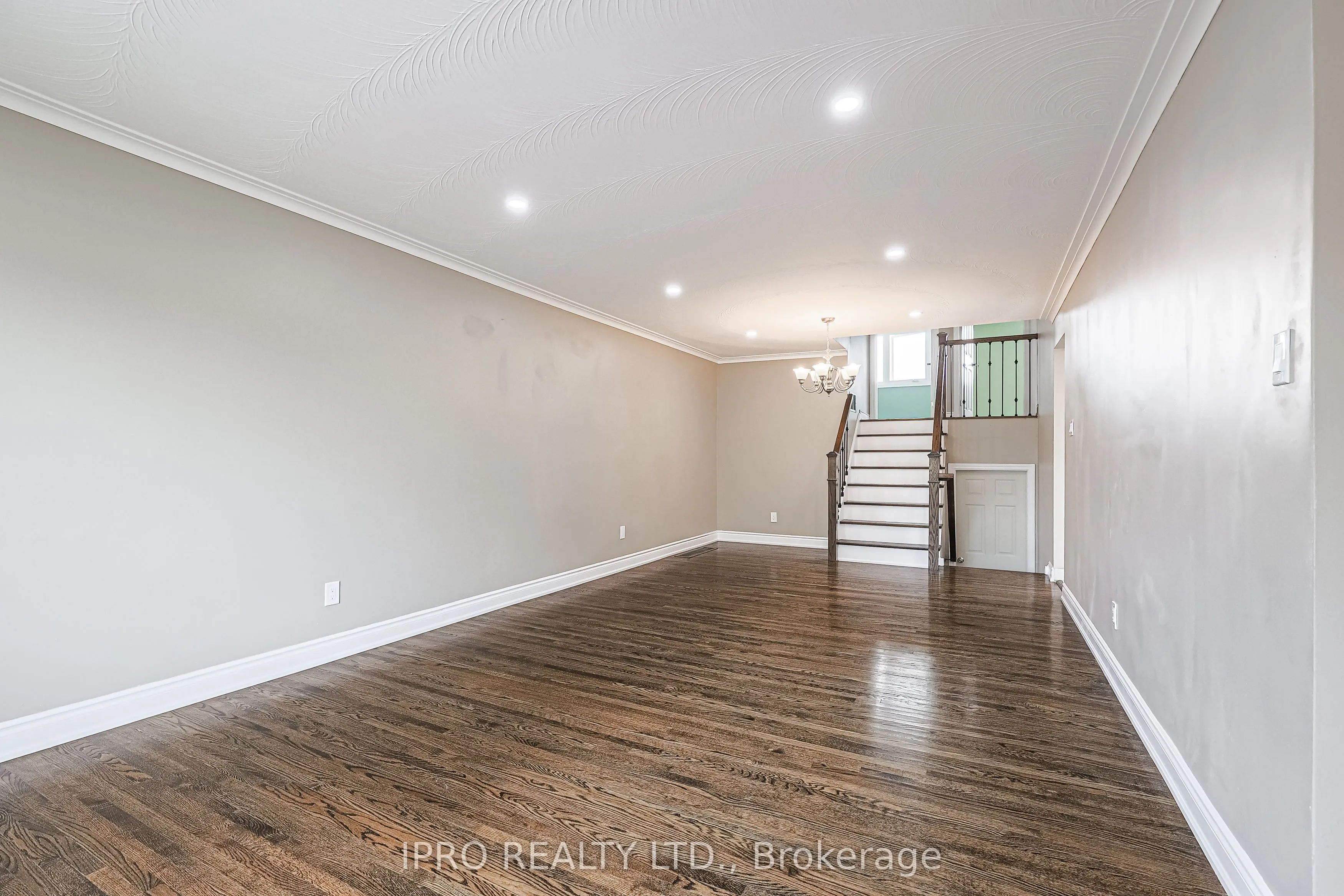 52 Dellbrook Crescent