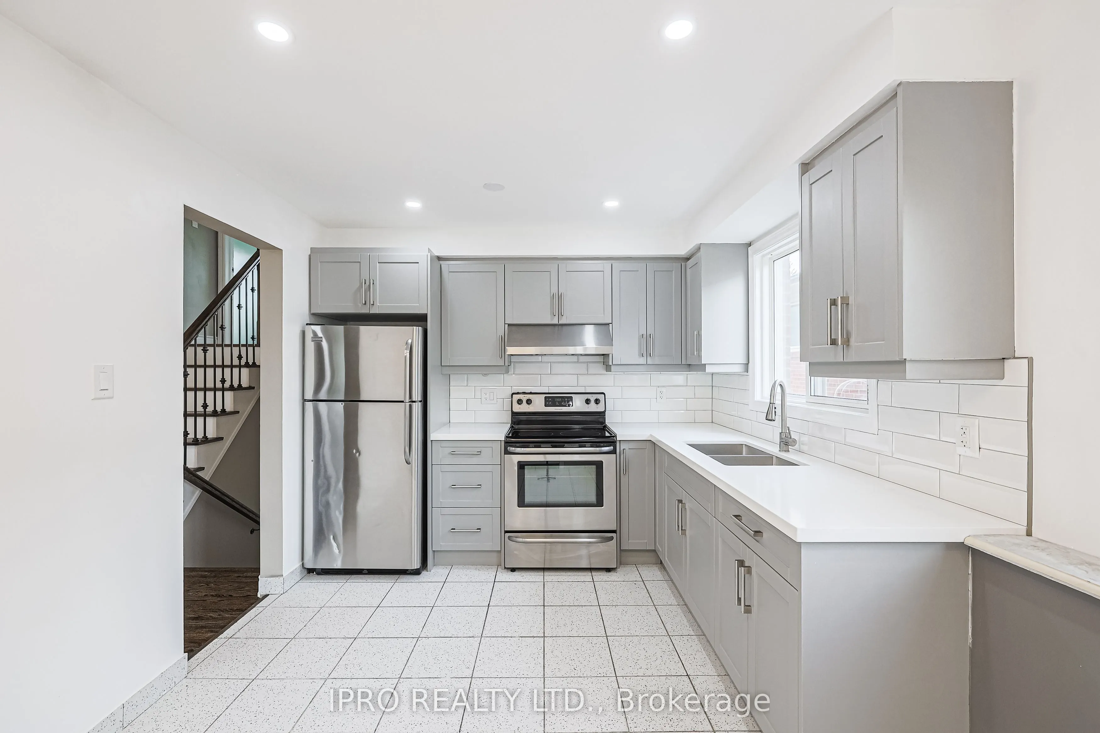 52 Dellbrook Crescent