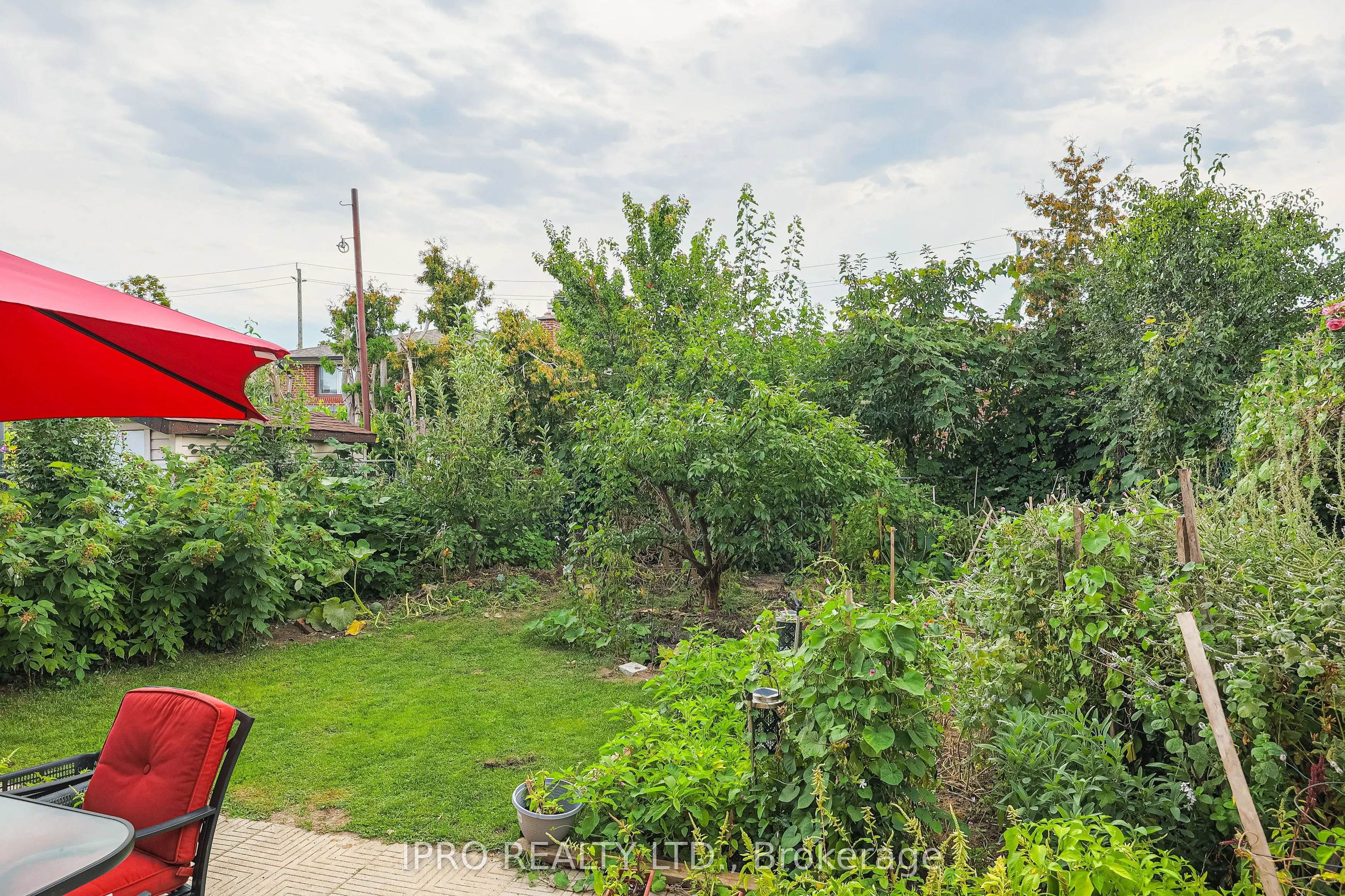 52 Dellbrook Crescent