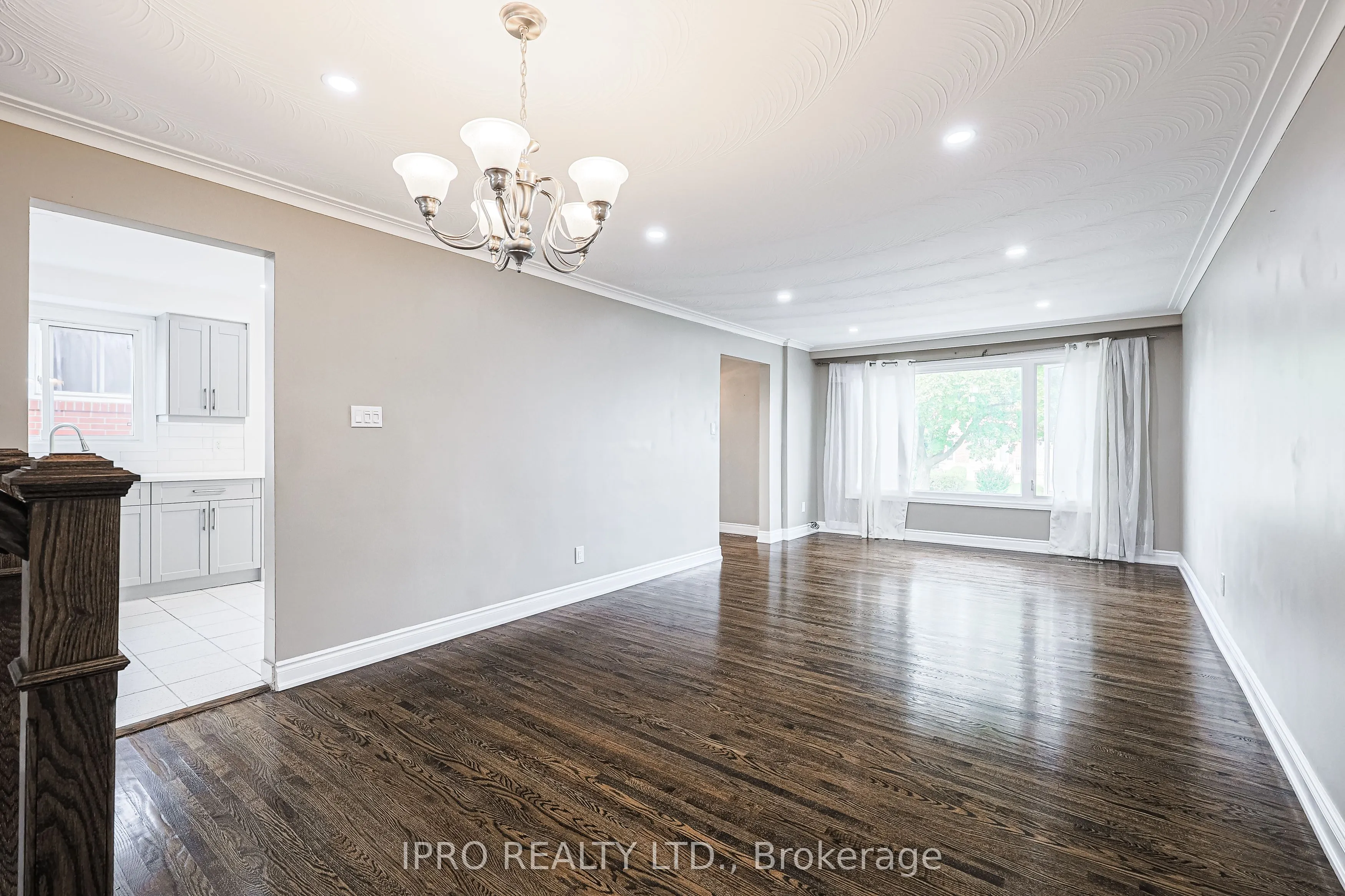 52 Dellbrook Crescent