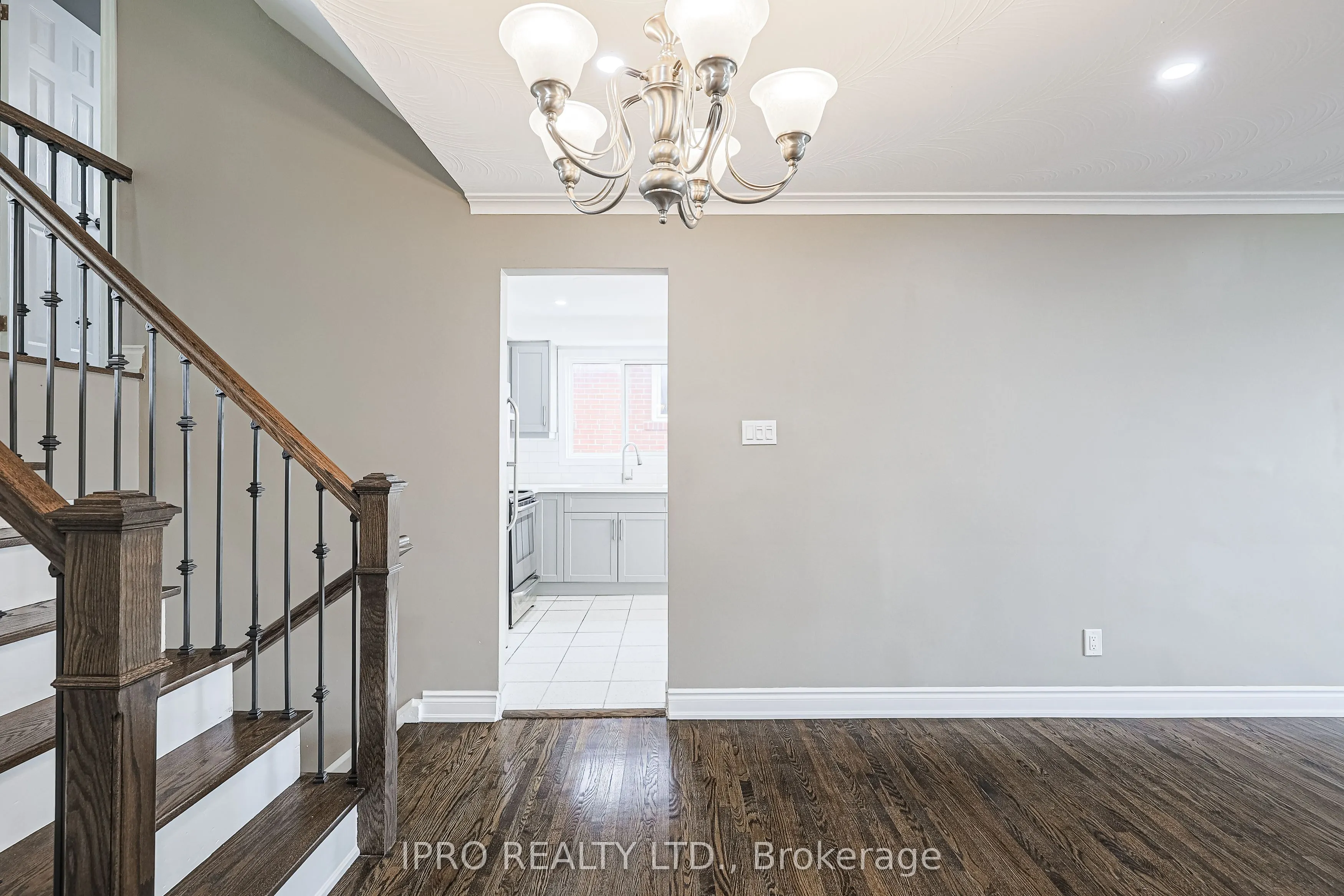 52 Dellbrook Crescent