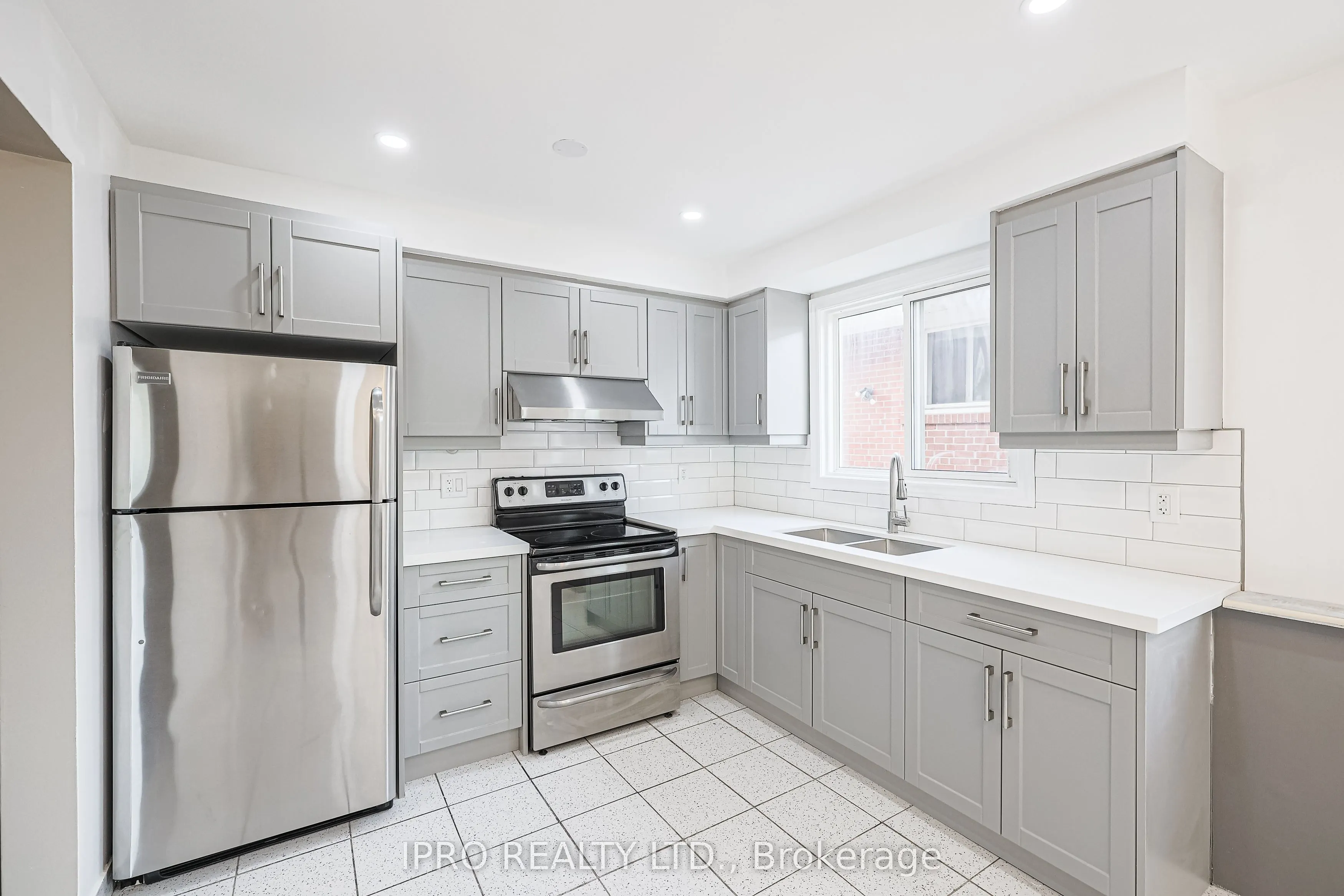 52 Dellbrook Crescent