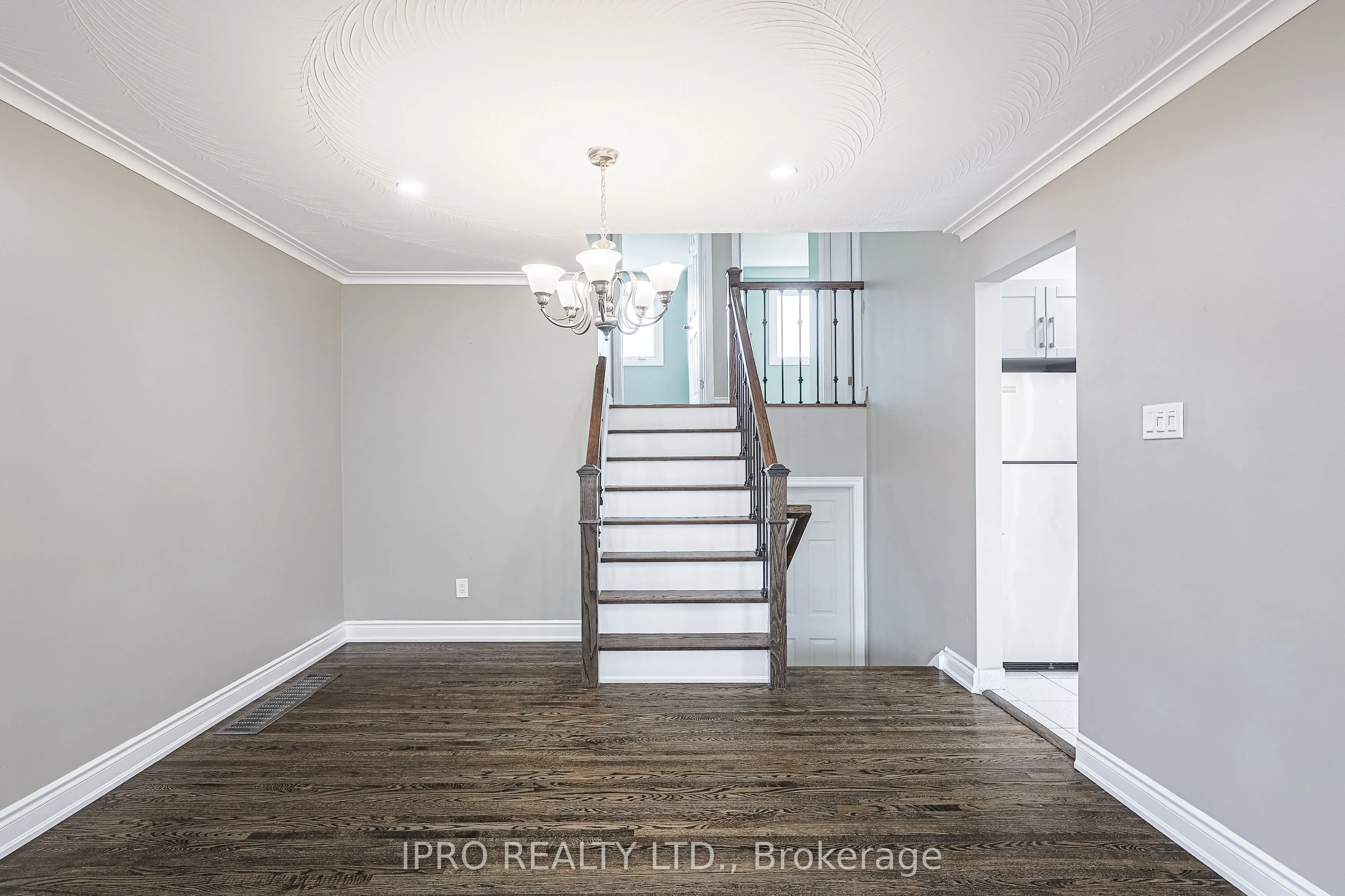 52 Dellbrook Crescent