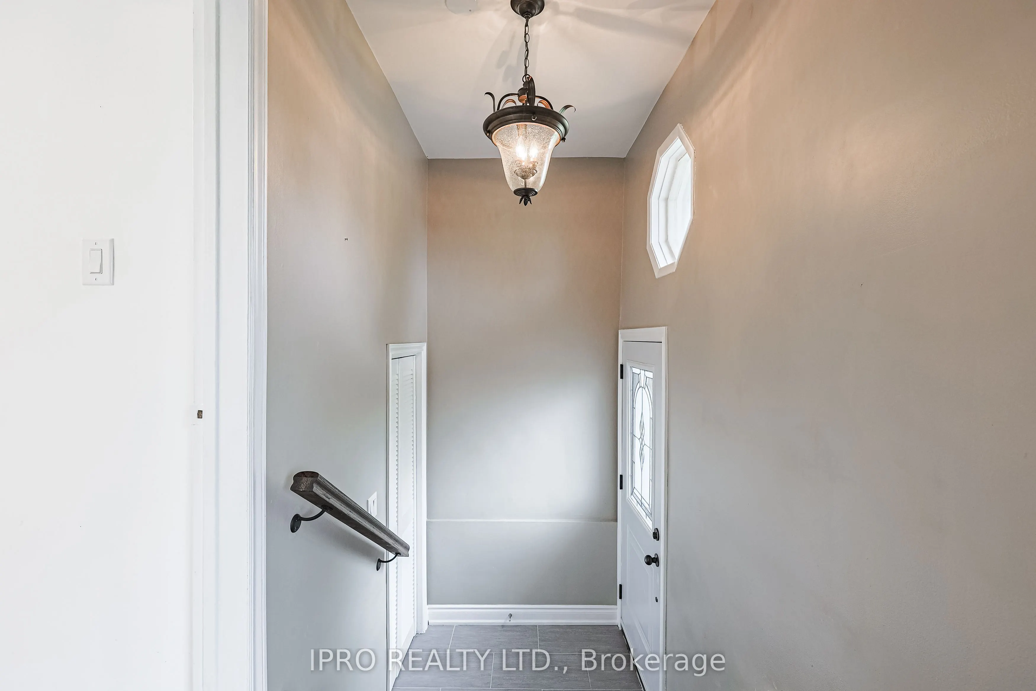 52 Dellbrook Crescent