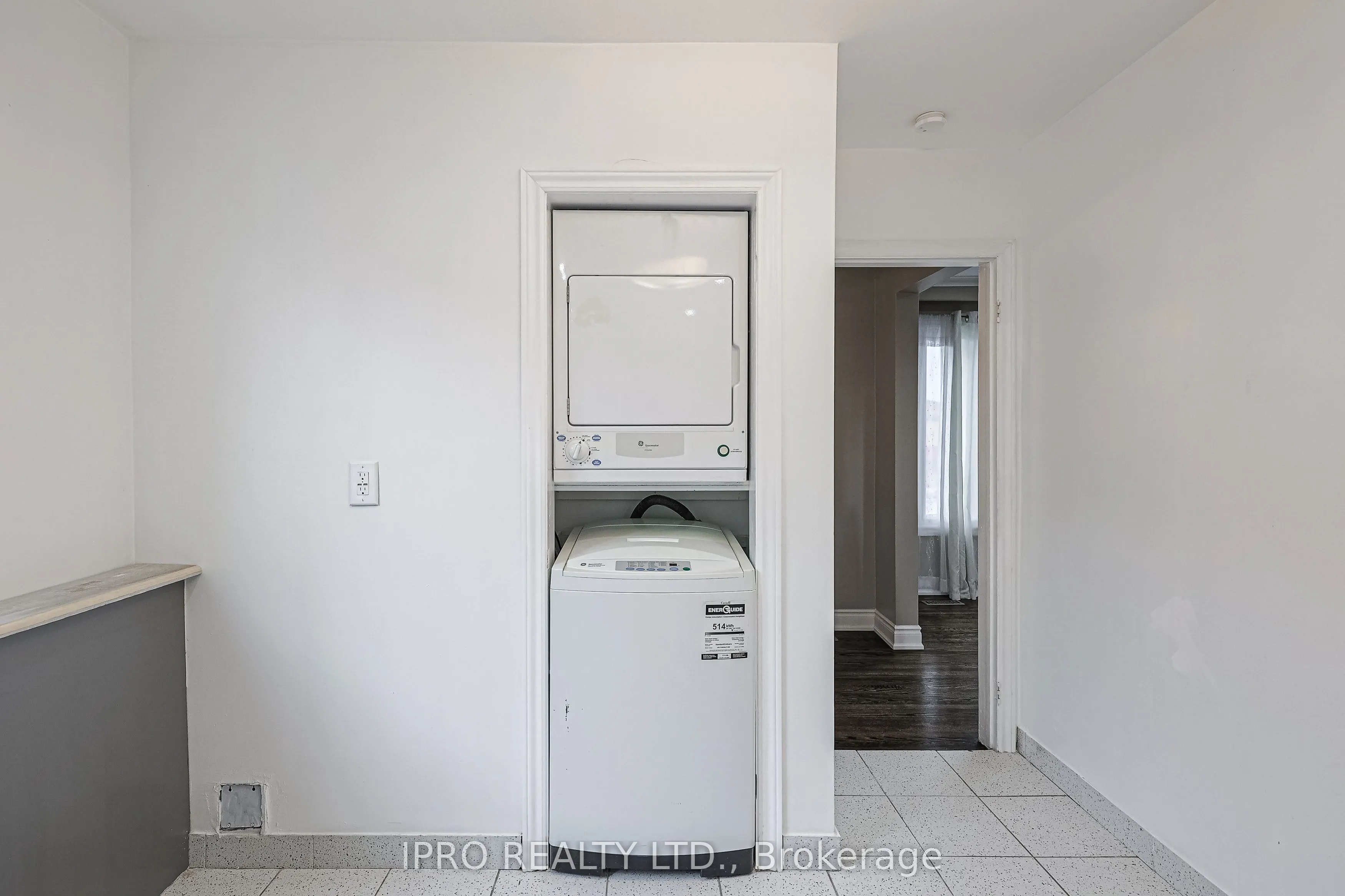 52 Dellbrook Crescent
