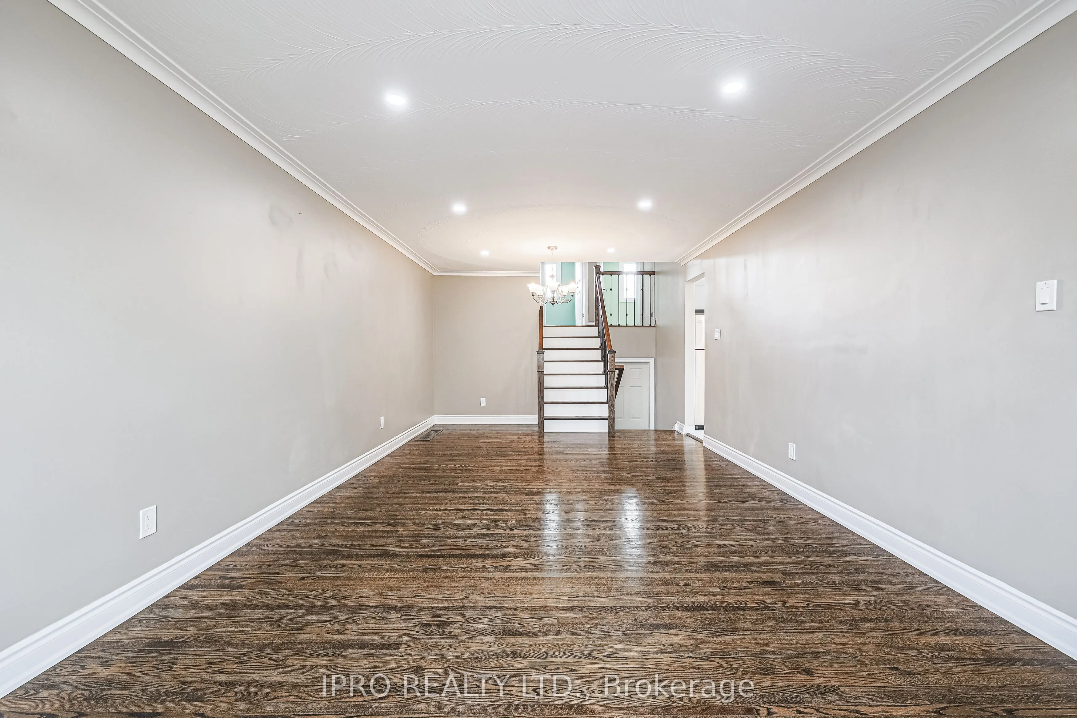 52 Dellbrook Crescent