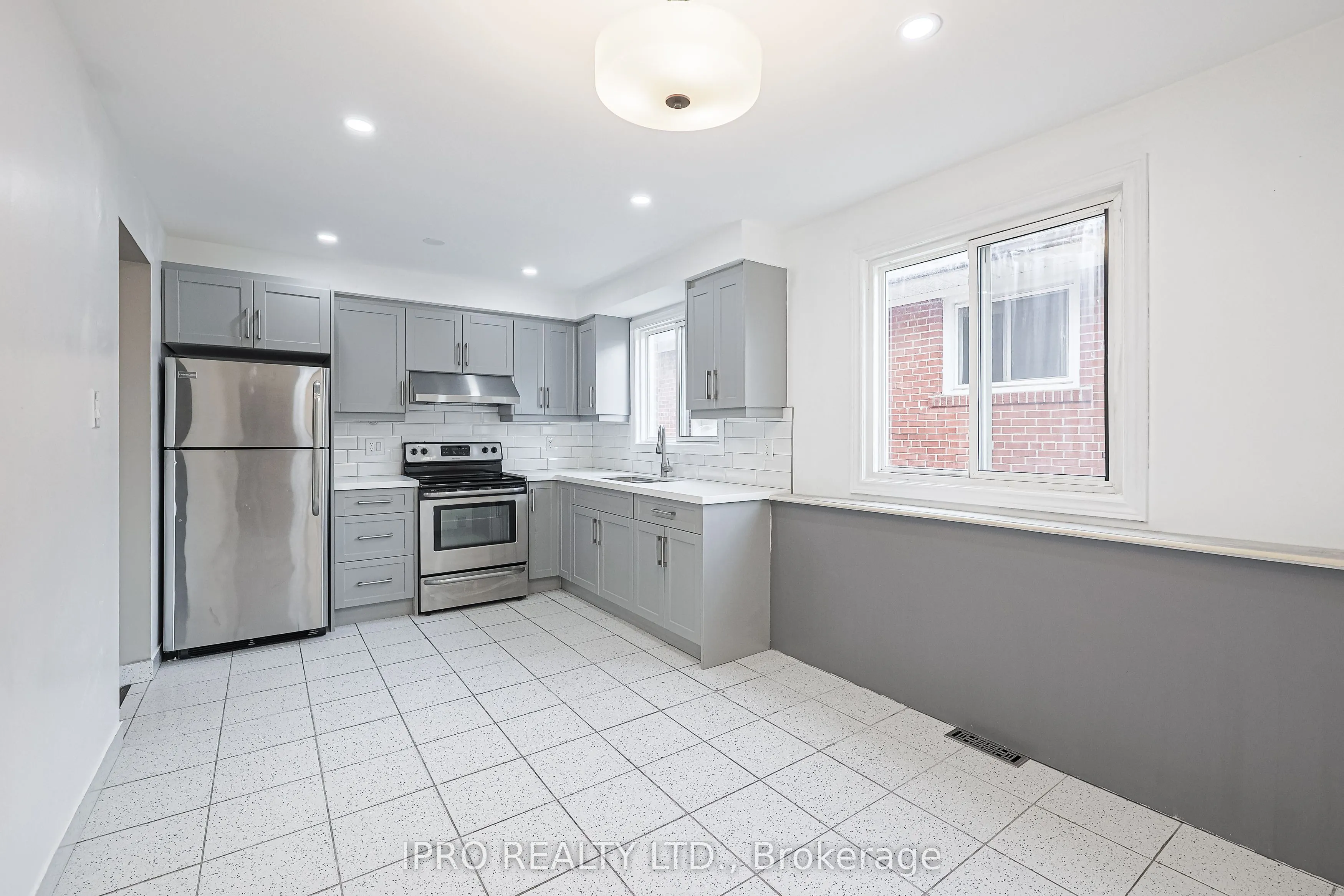 52 Dellbrook Crescent