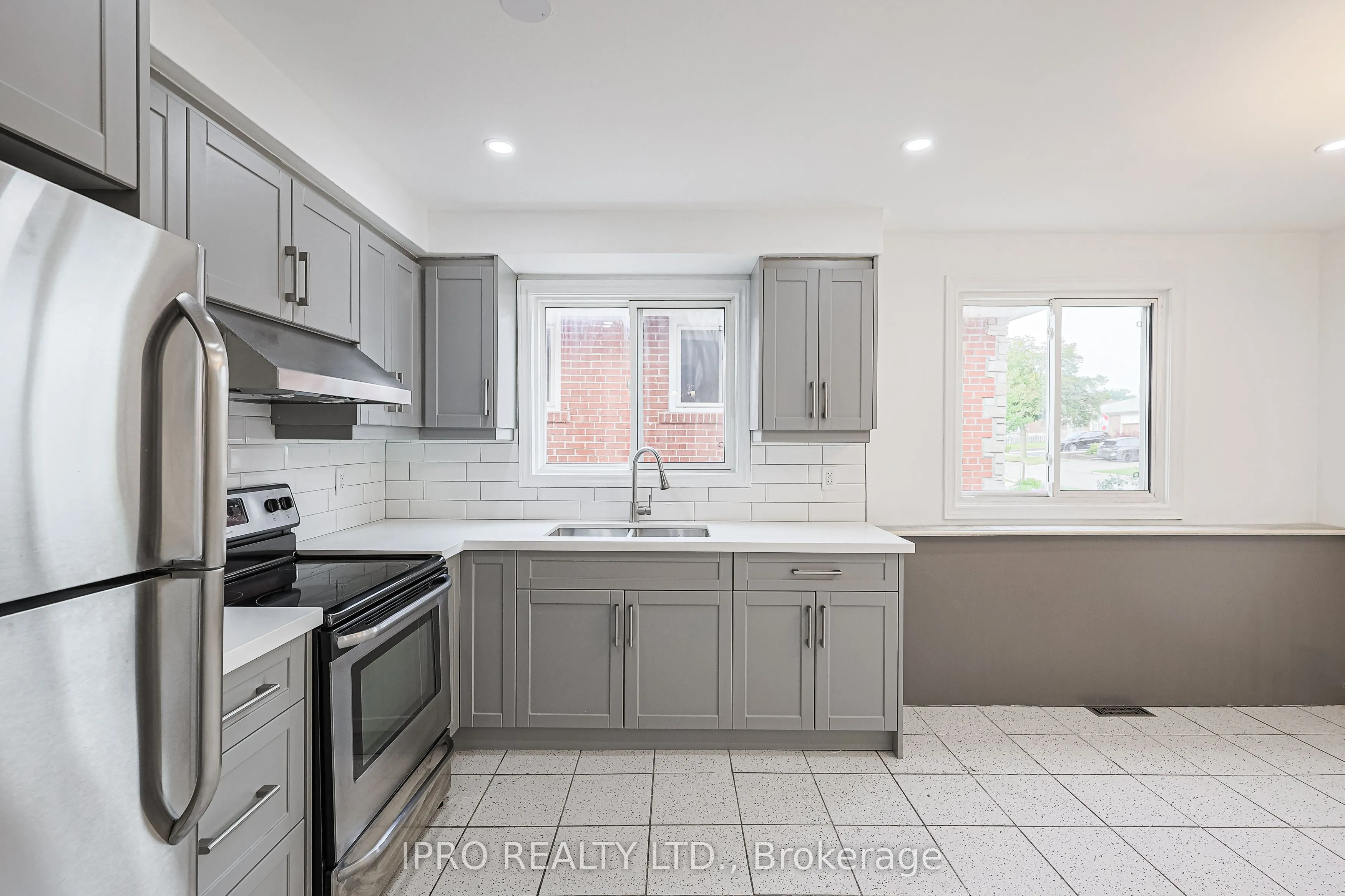 52 Dellbrook Crescent