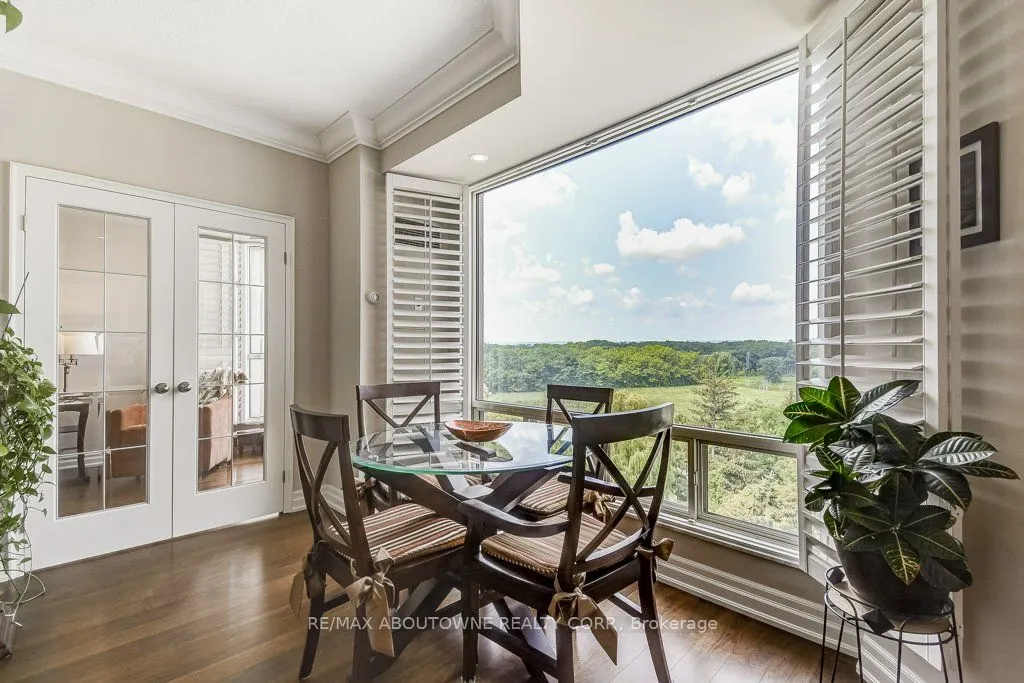 2511 Lakeshore Road W, #720