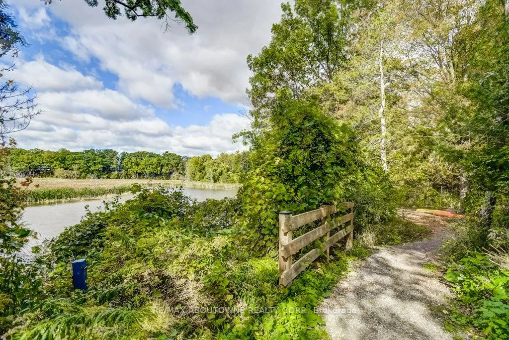 2511 Lakeshore Road W, #720