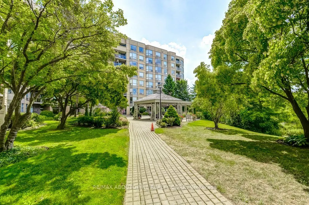 2511 Lakeshore Road W, #720