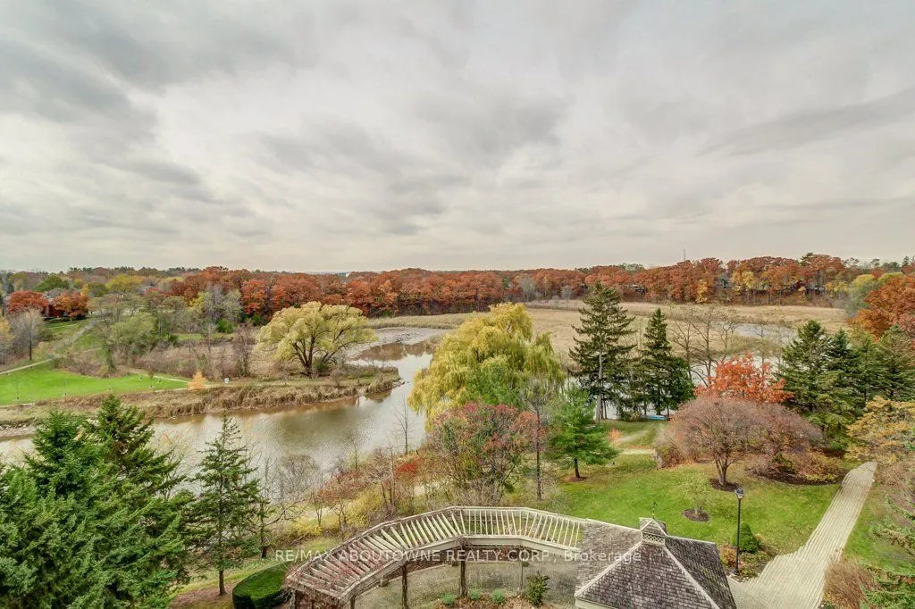 2511 Lakeshore Road W, #720
