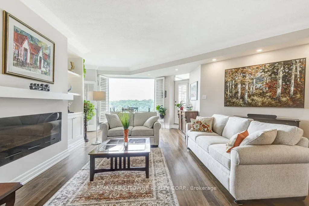 2511 Lakeshore Road W, #720