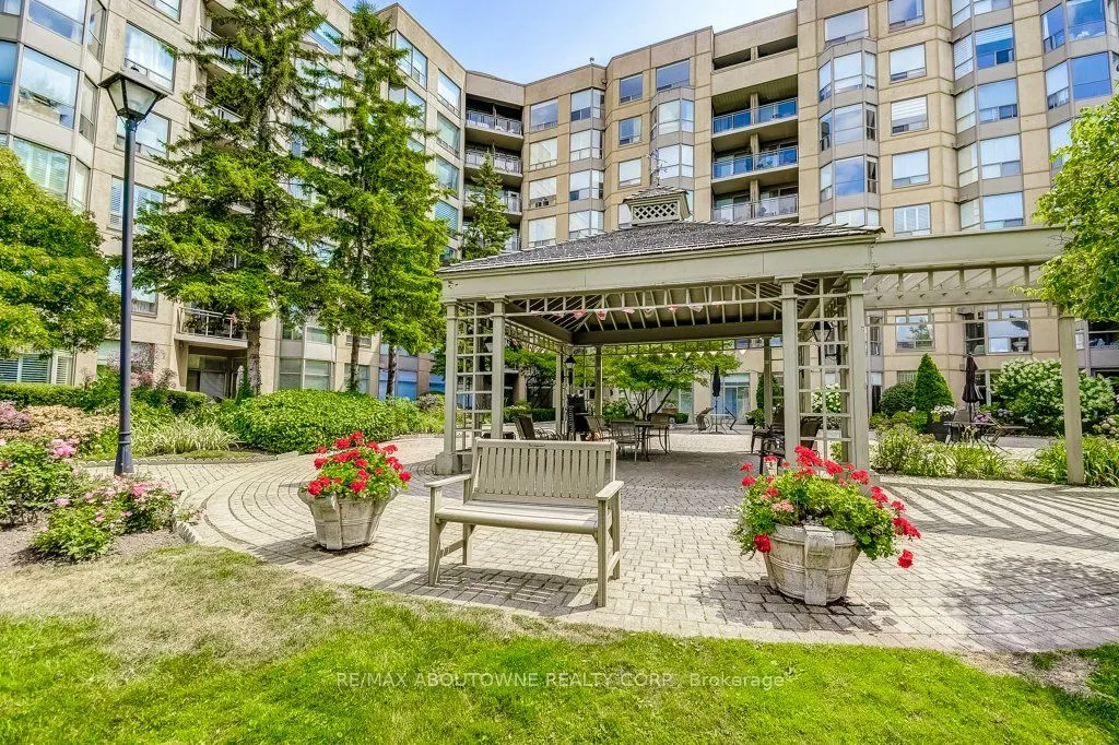2511 Lakeshore Road W, #720