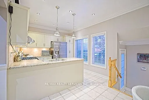 3540 Eglinton Avenue W