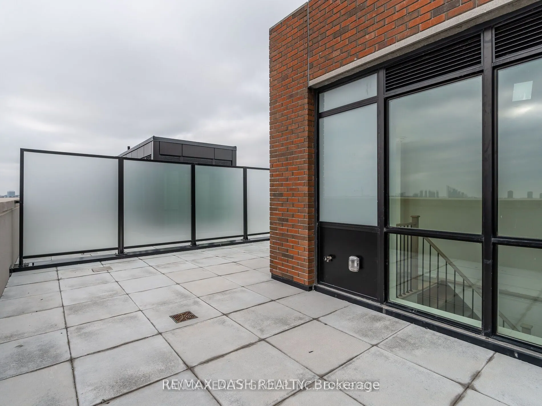 2300 St Clair Avenue W, #723