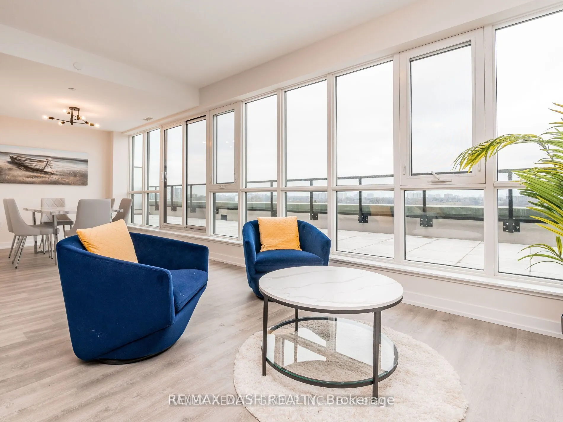 2300 St Clair Avenue W, #723