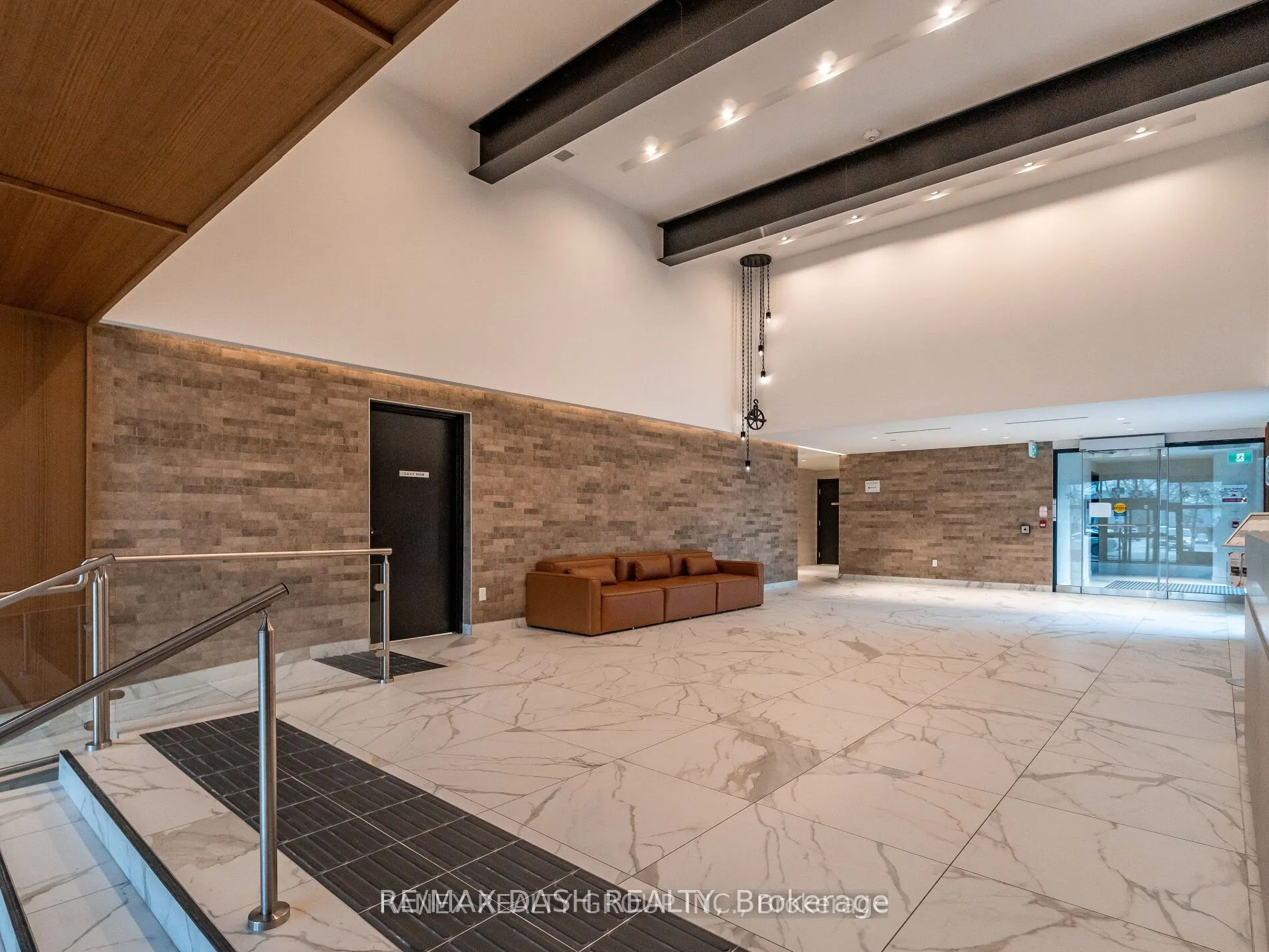 2300 St Clair Avenue W, #723