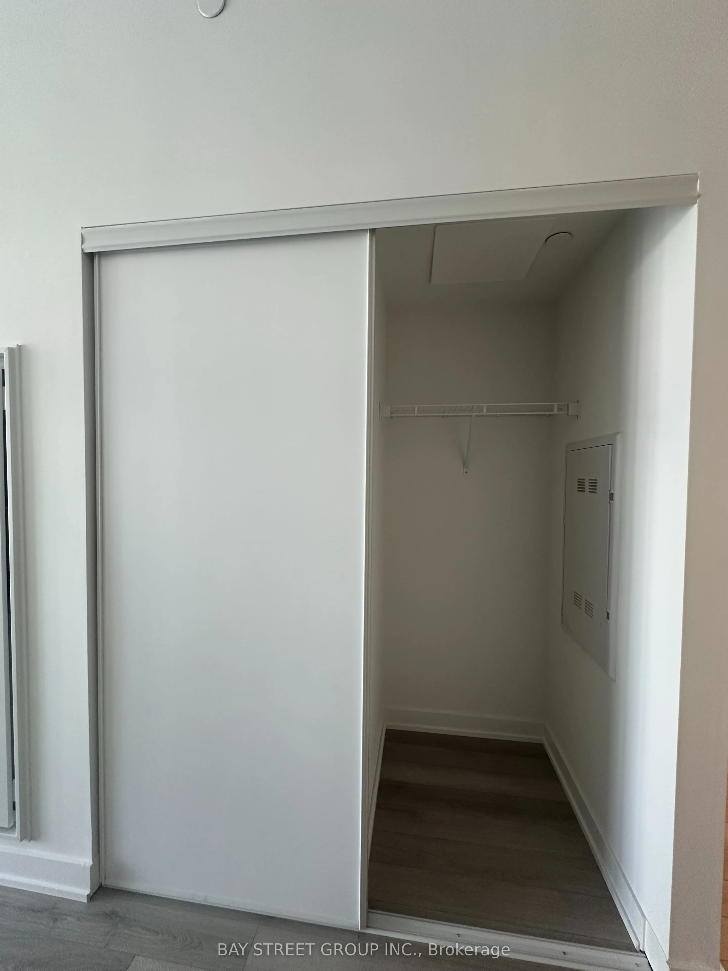 1005 Dundas Street E, #824