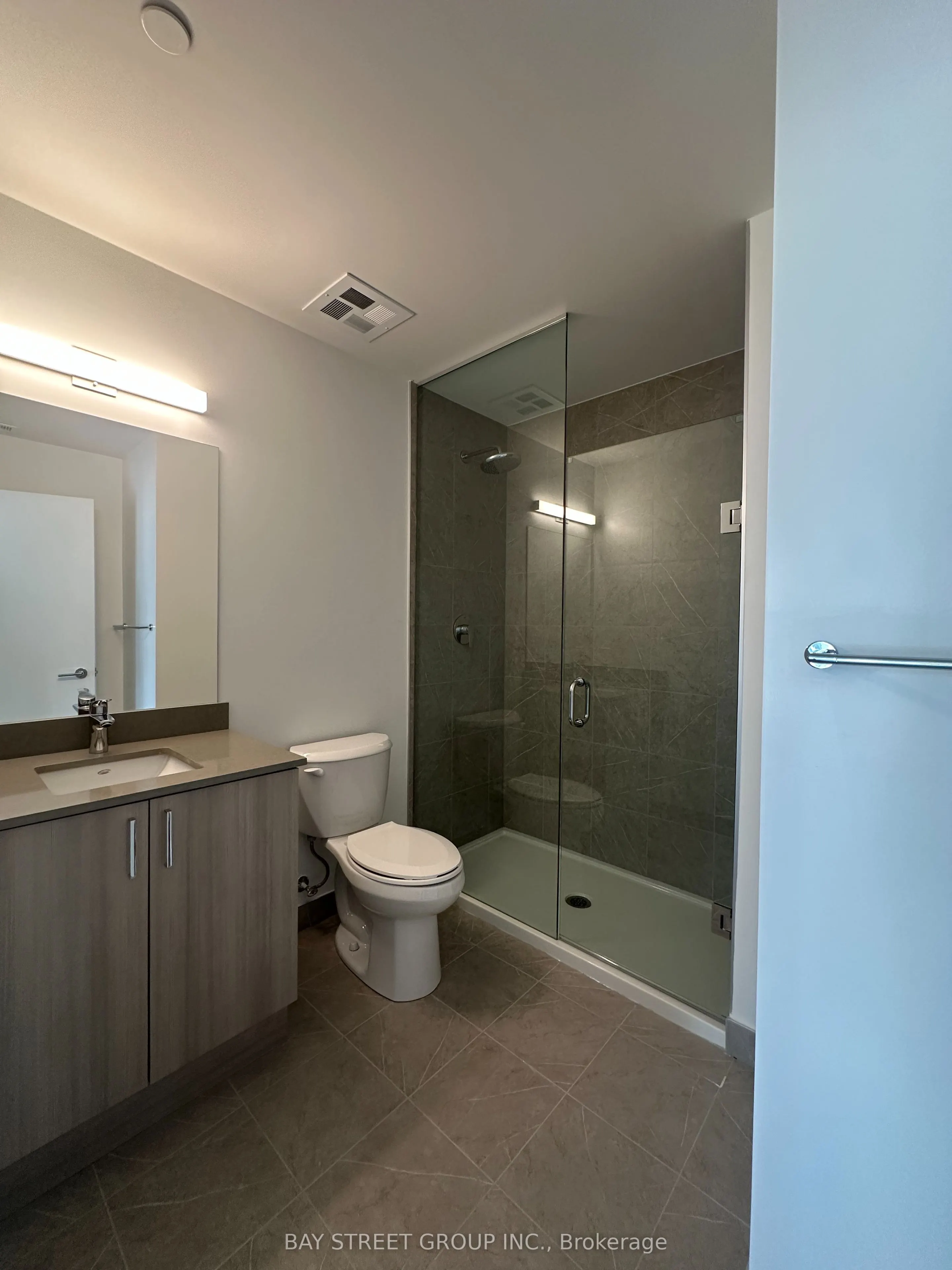 1005 Dundas Street E, #824