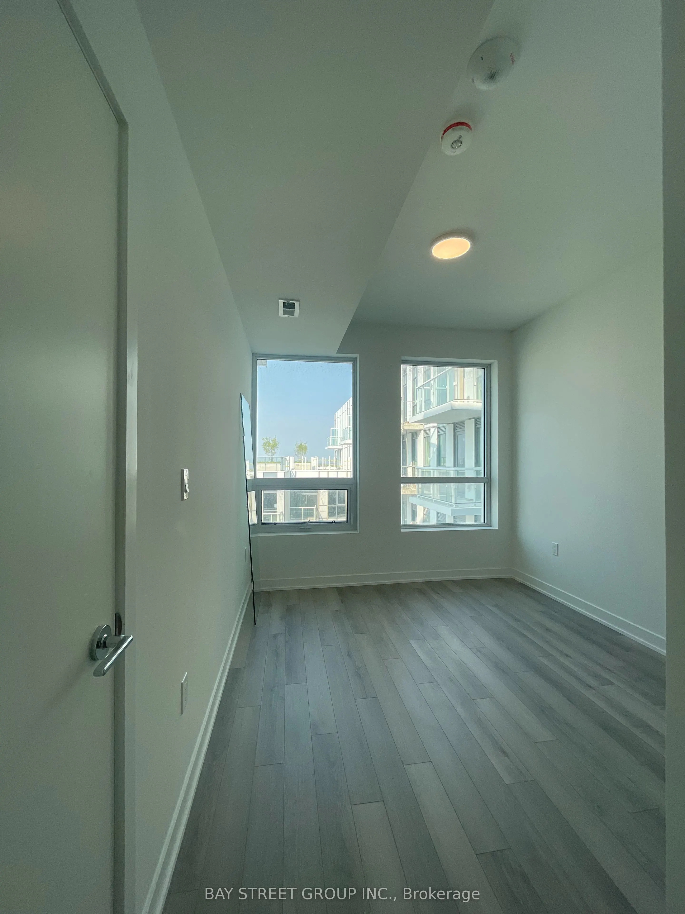 1005 Dundas Street E, #824