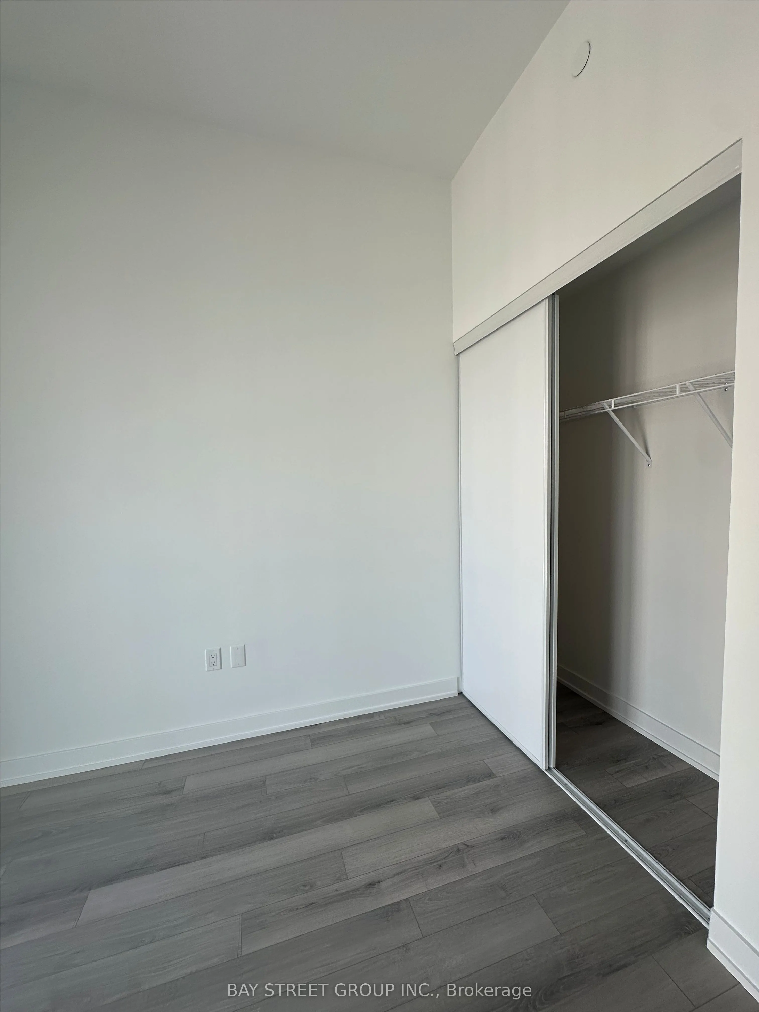 1005 Dundas Street E, #824