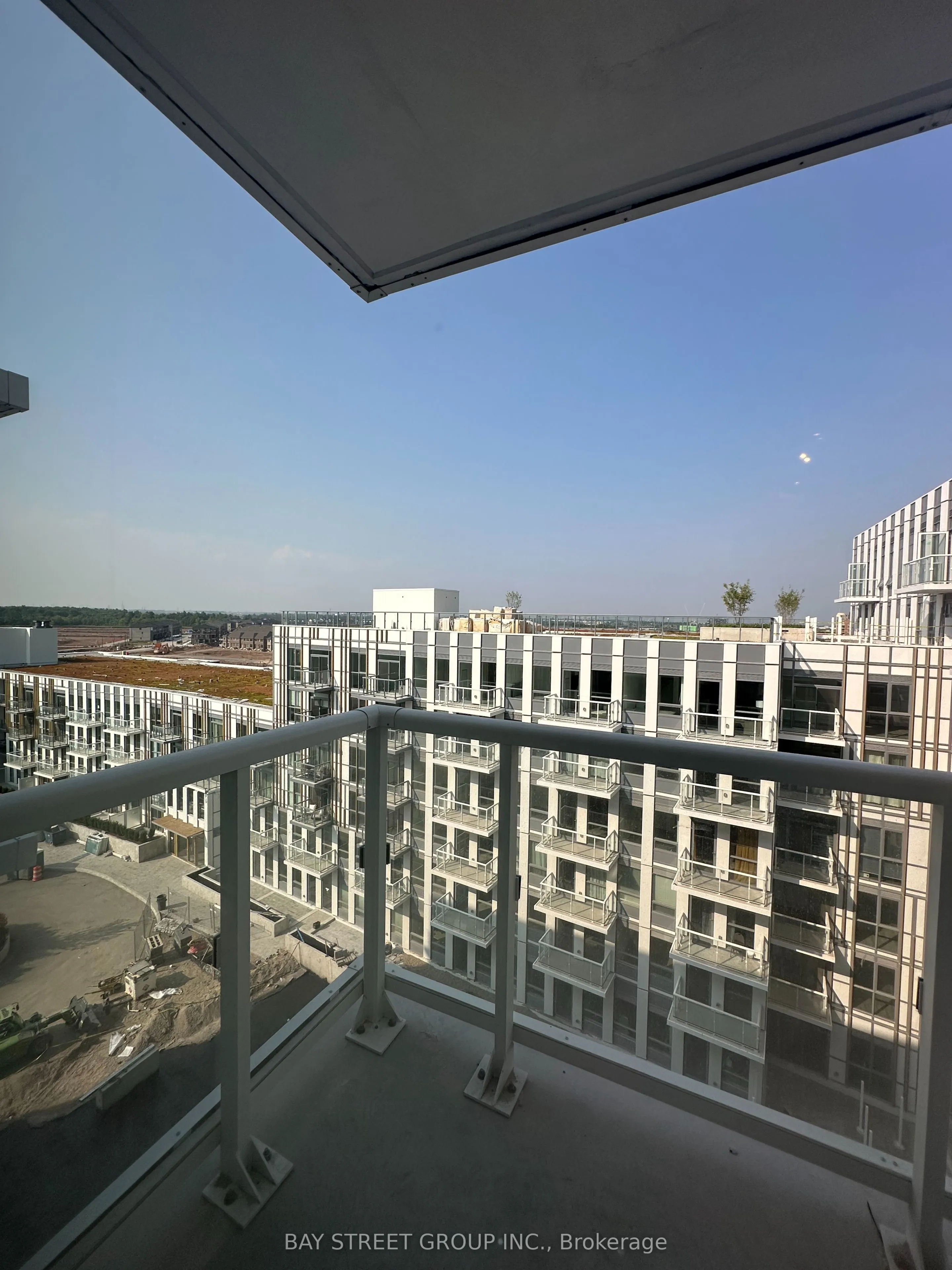 1005 Dundas Street E, #824