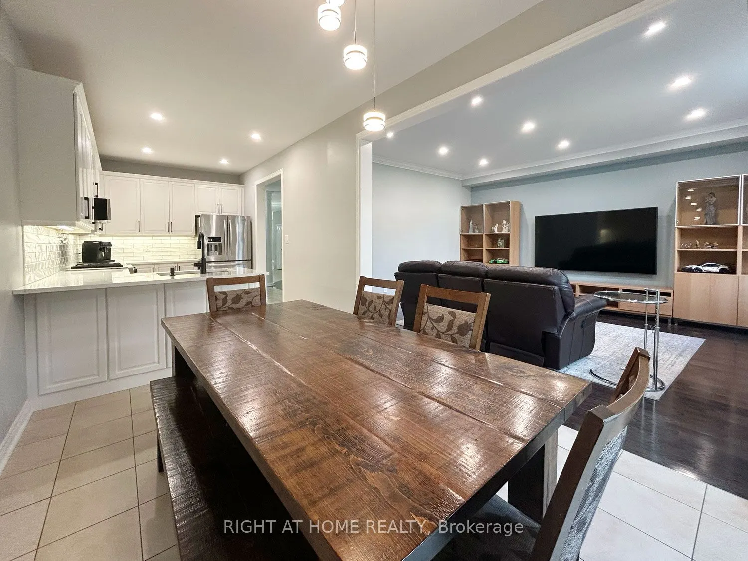 5515 Doctor Peddle Crescent