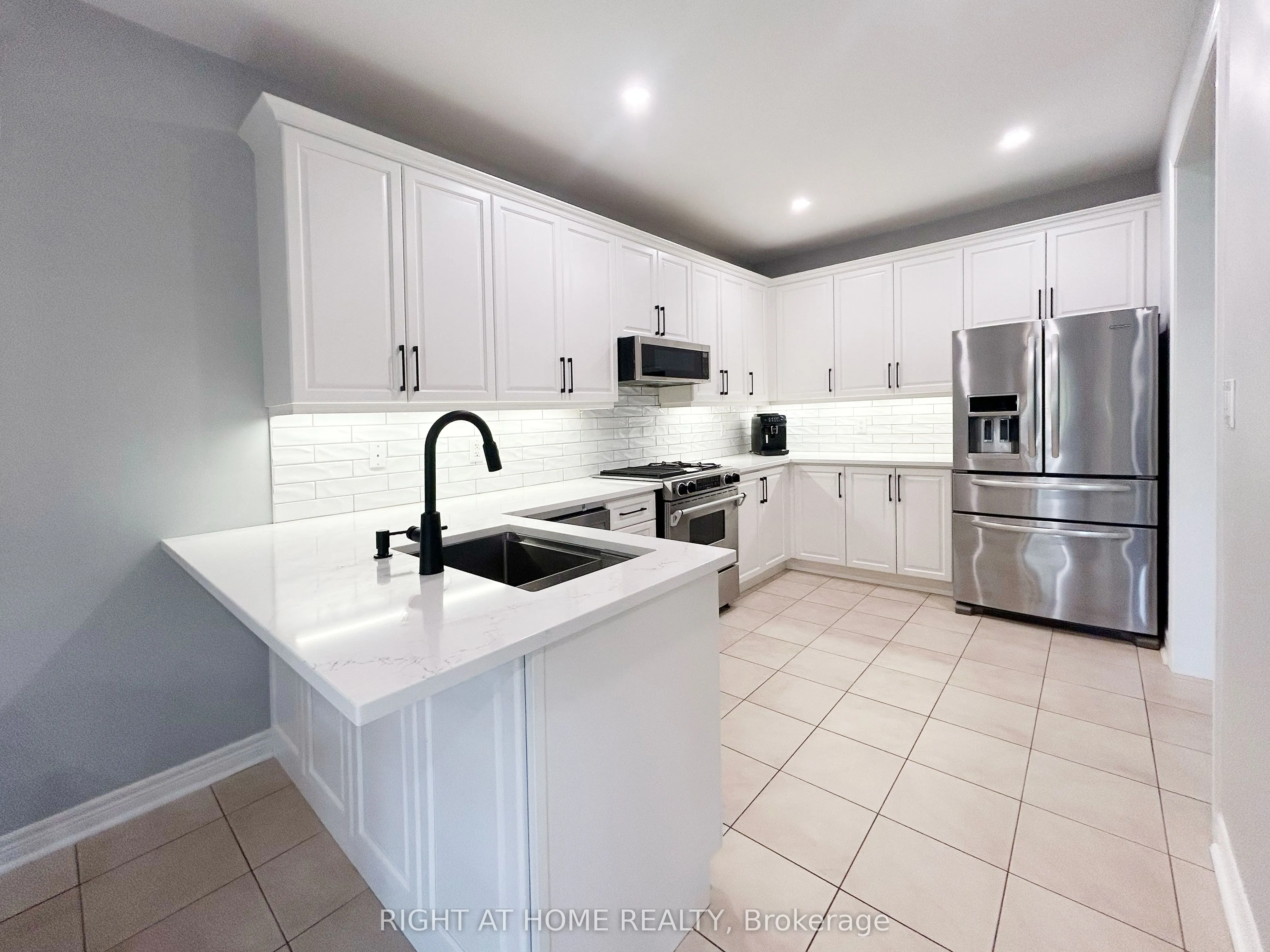 5515 Doctor Peddle Crescent