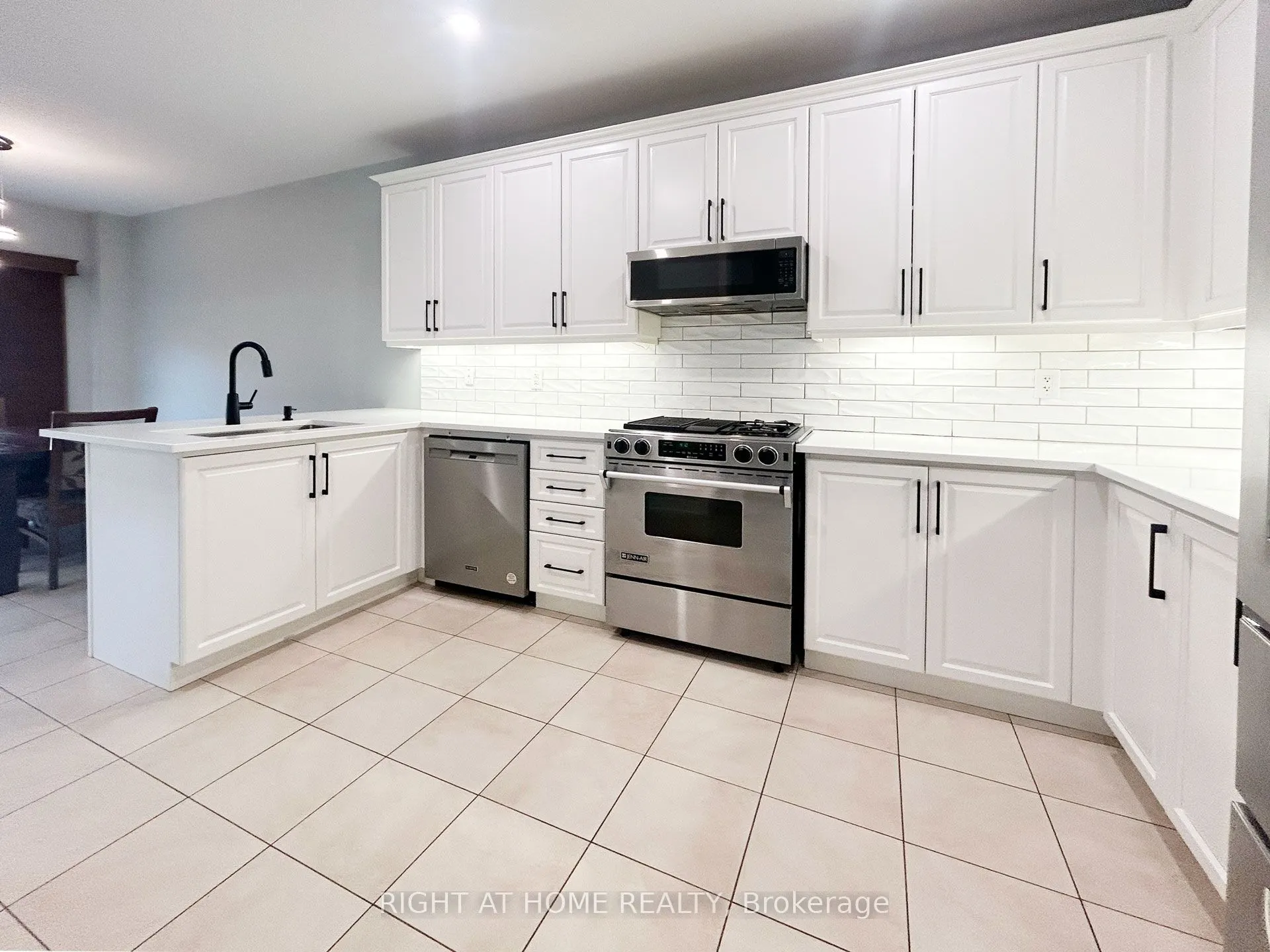 5515 Doctor Peddle Crescent
