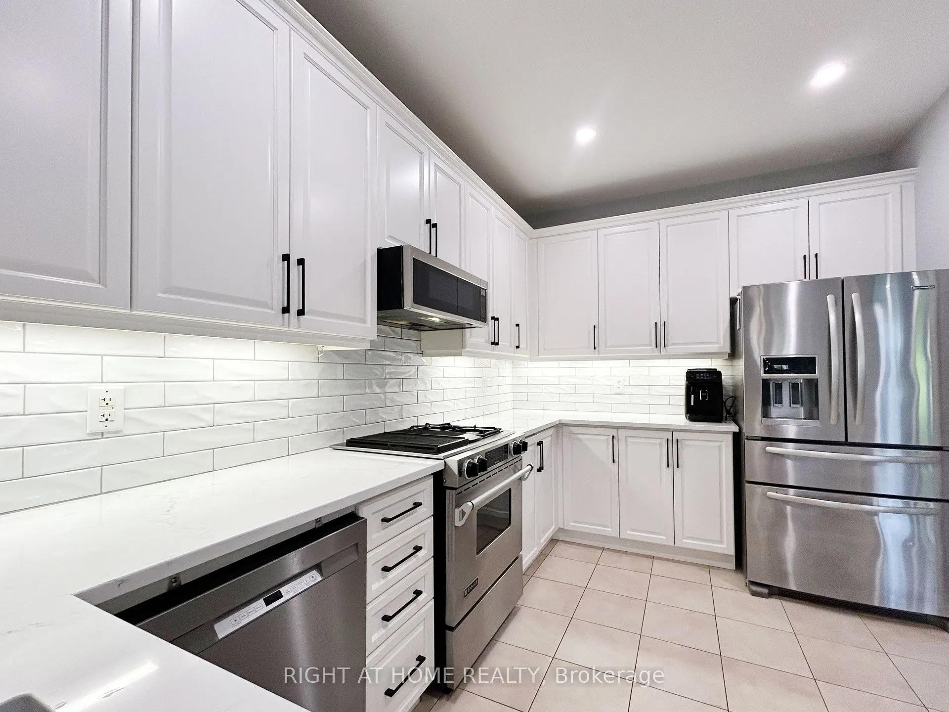 5515 Doctor Peddle Crescent