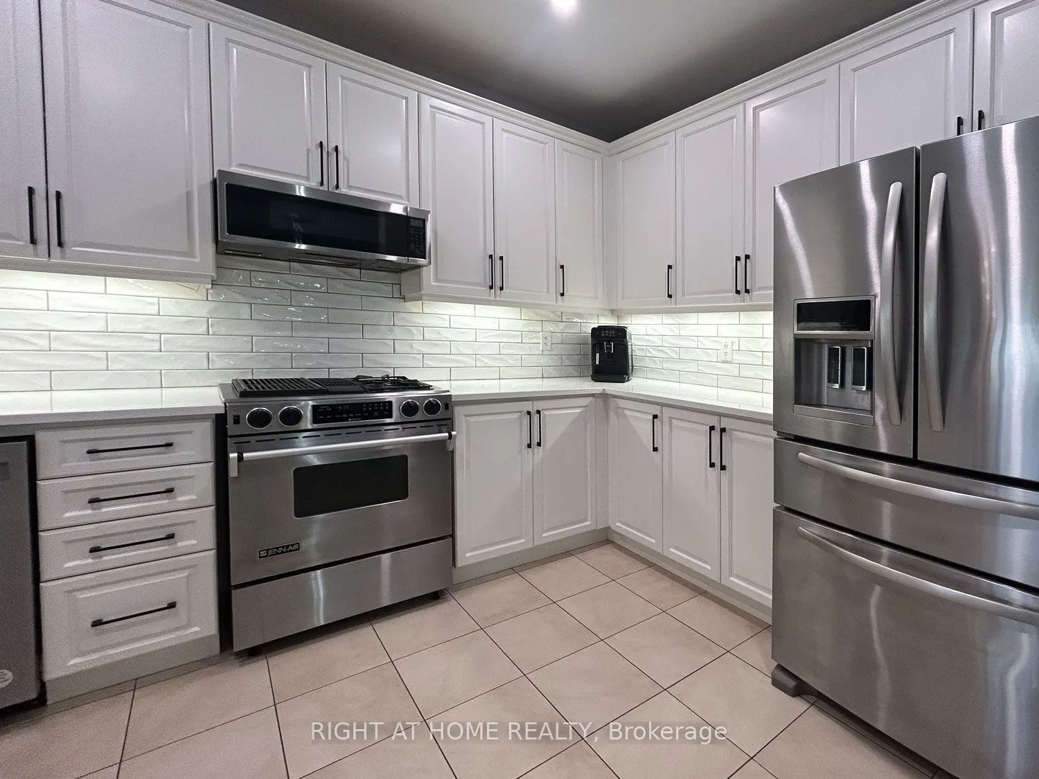 5515 Doctor Peddle Crescent
