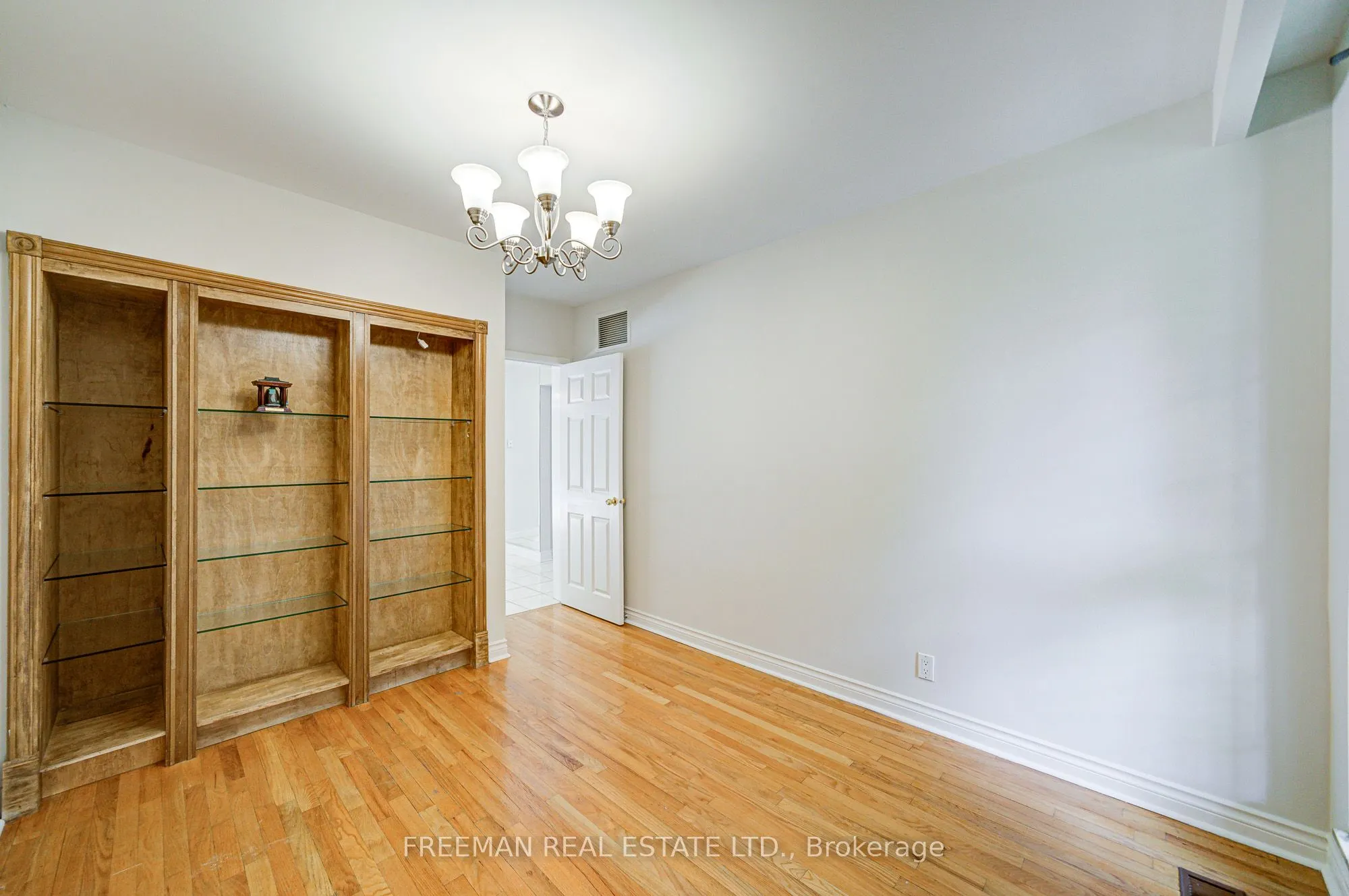 1528 Knareswood Drive