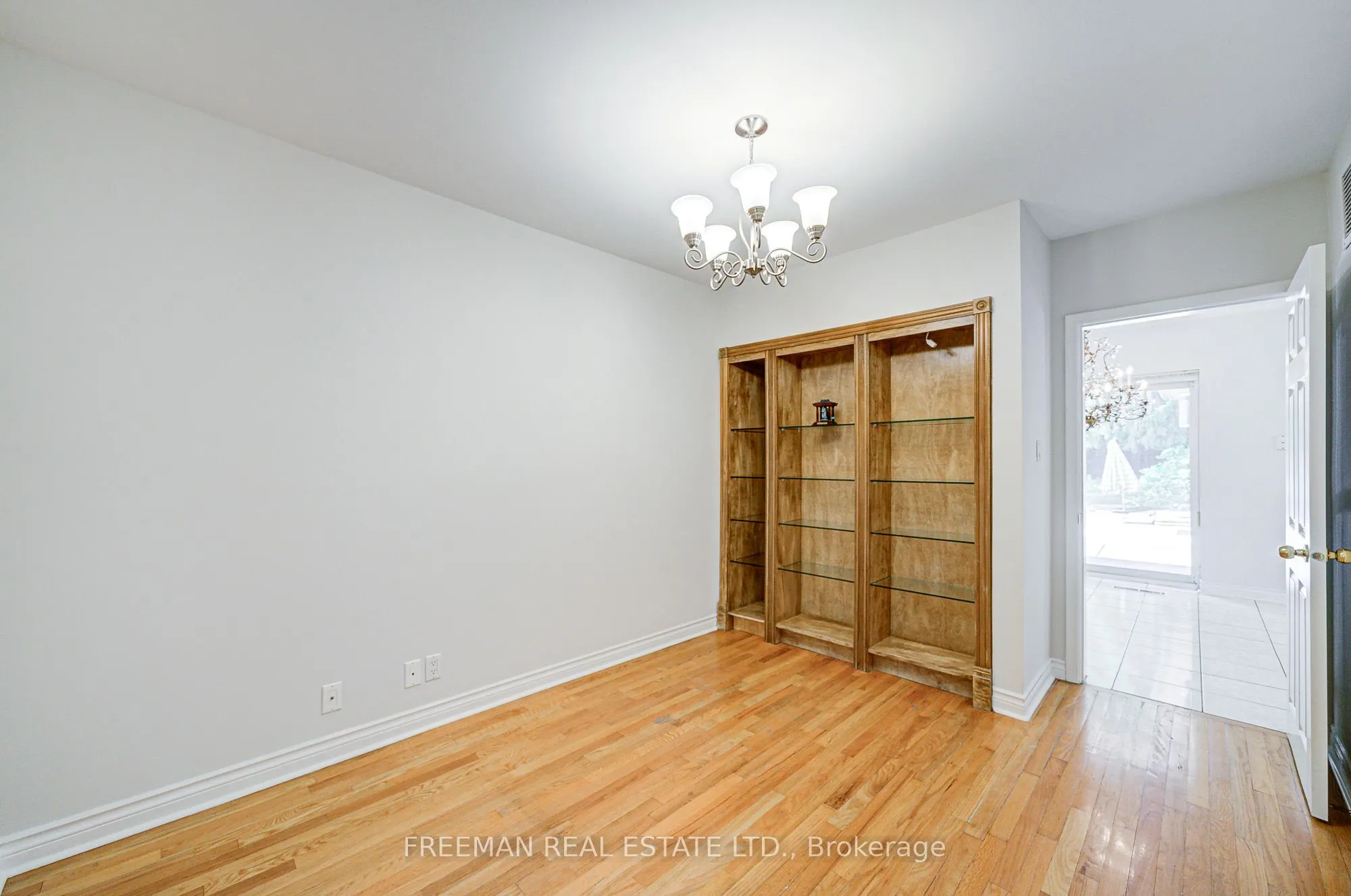 1528 Knareswood Drive