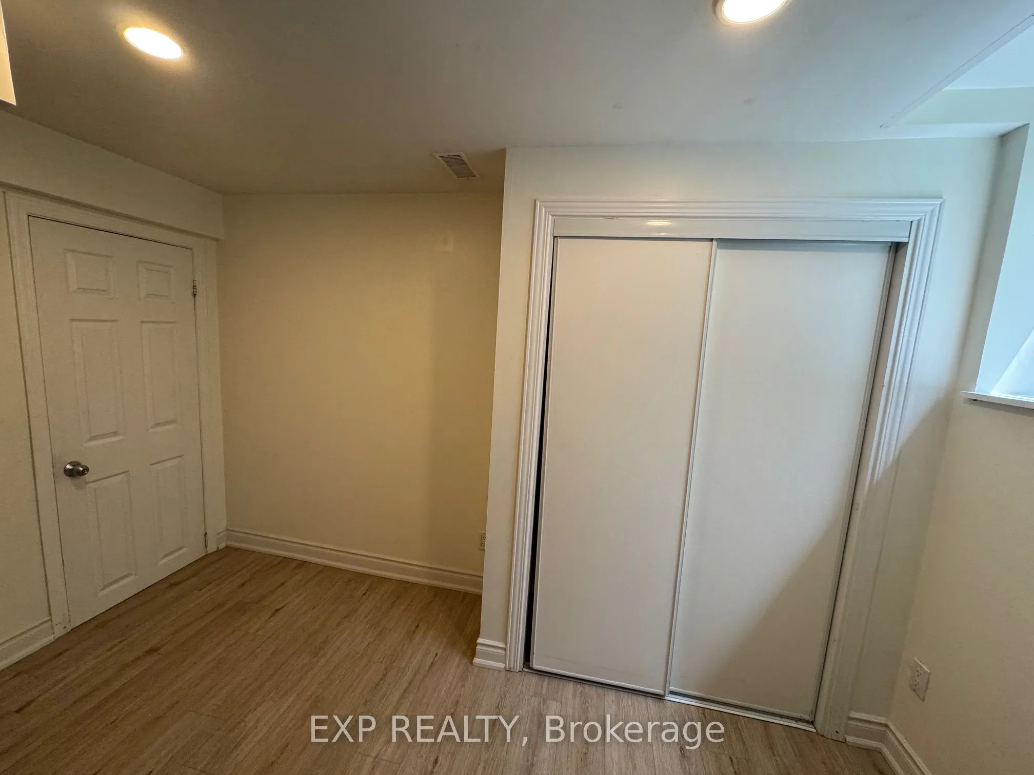 5294 Russell View Road