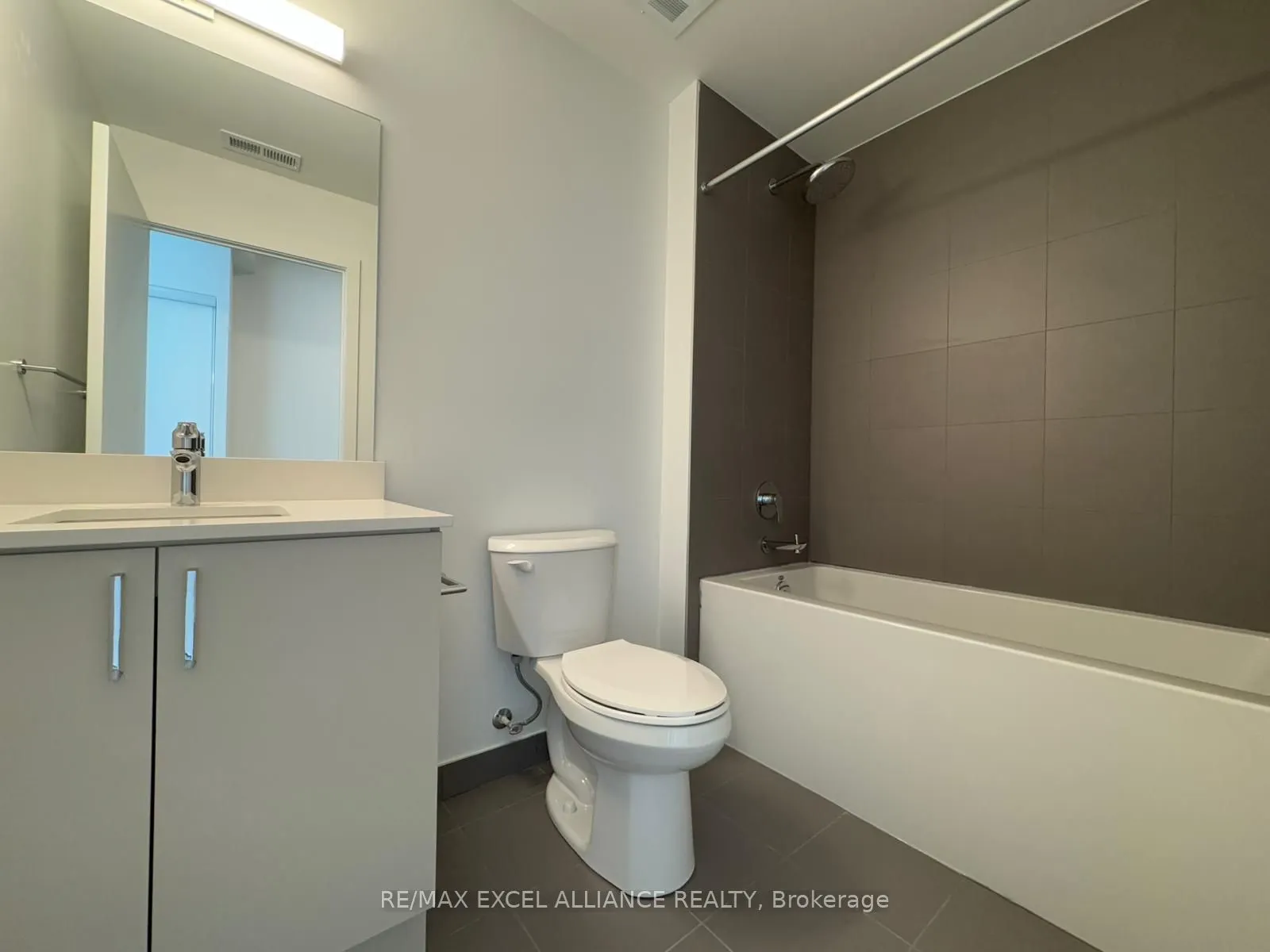 1005 Dundas Street E, #511