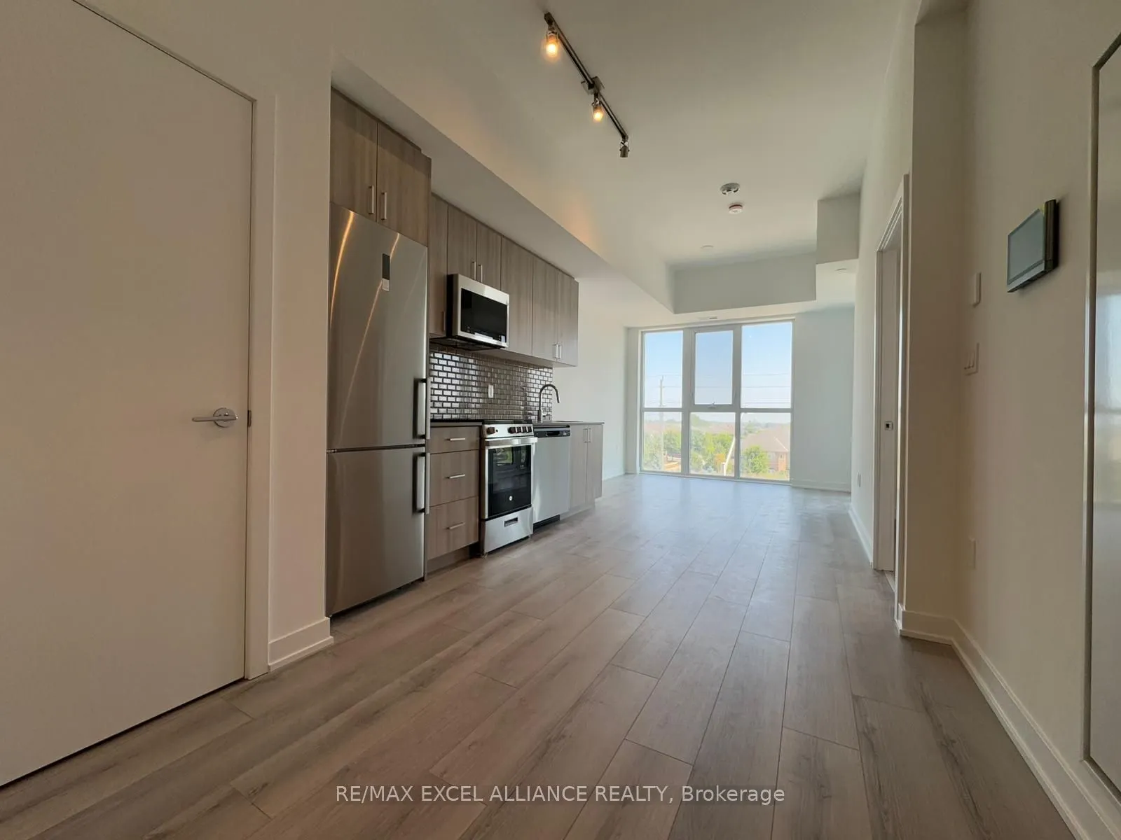 1005 Dundas Street E, #553