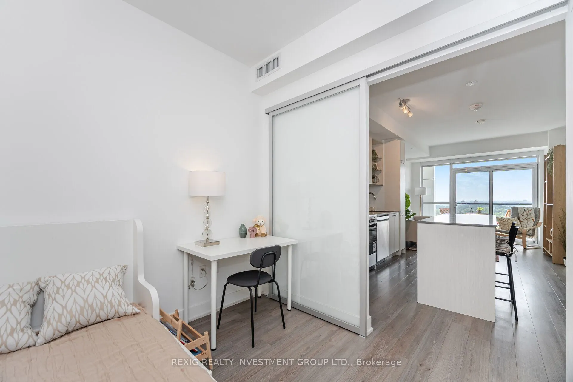 50 George Butchart Drive, #723