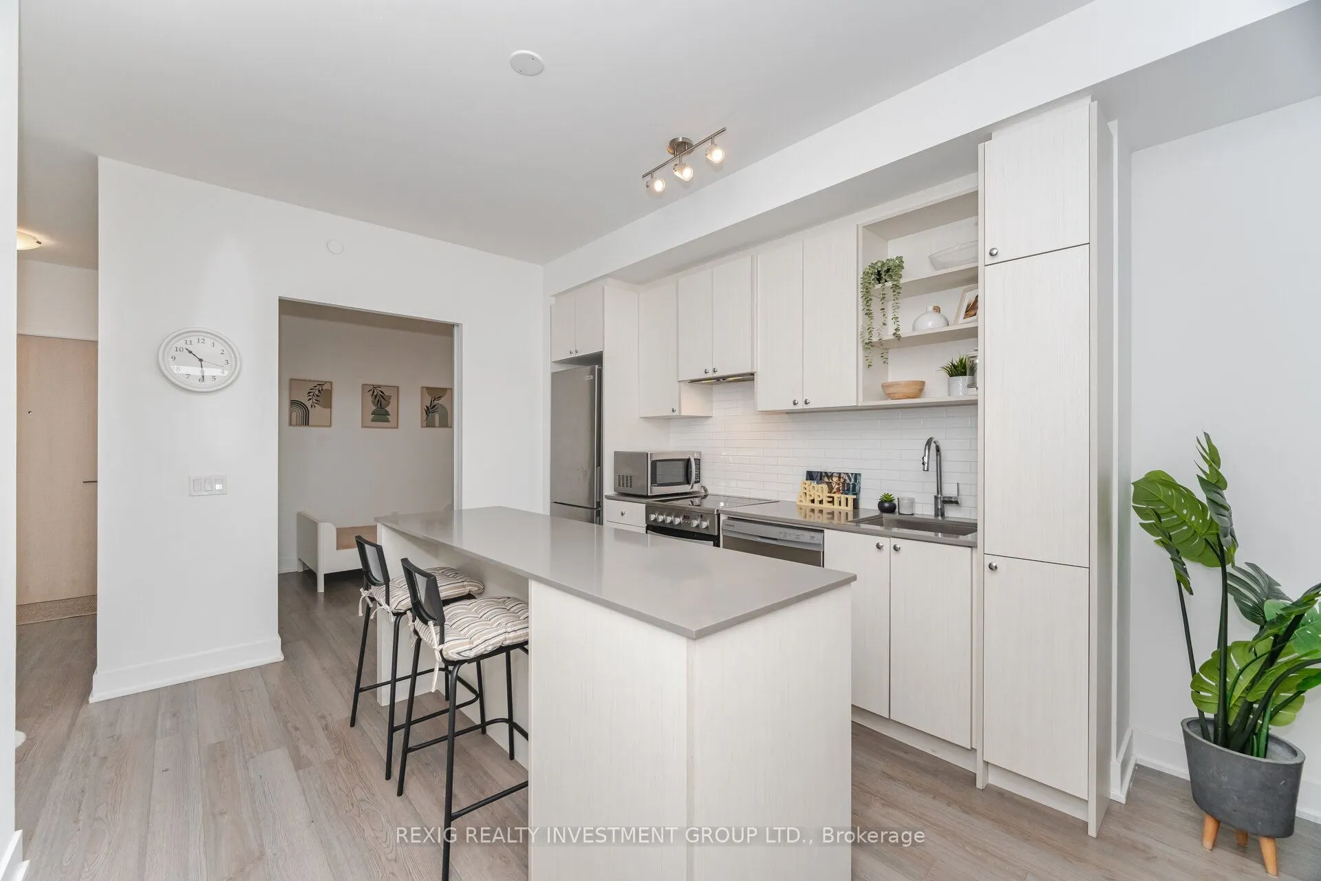 50 George Butchart Drive, #723