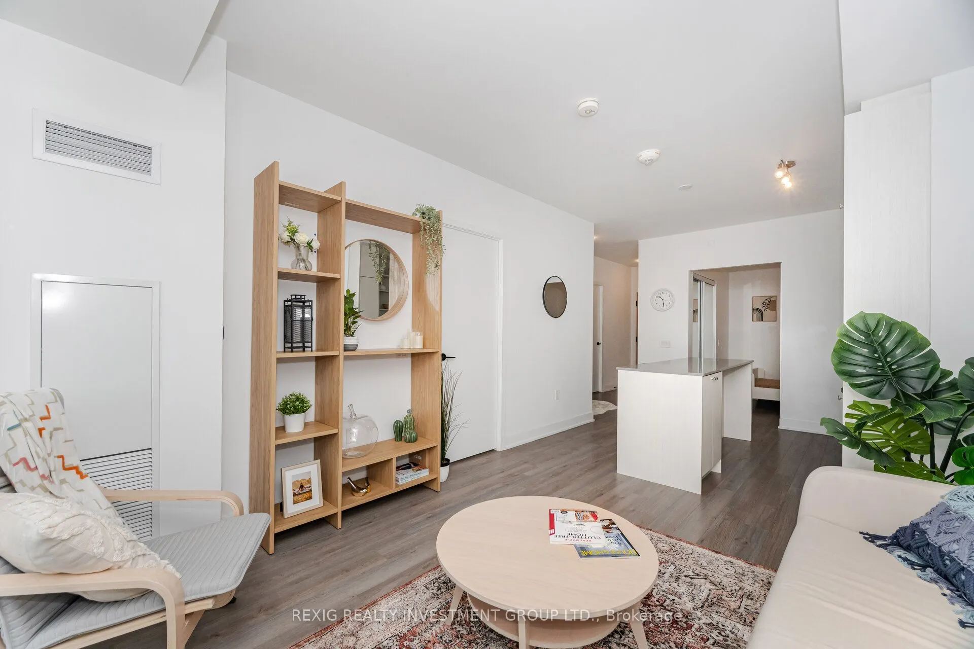 50 George Butchart Drive, #723