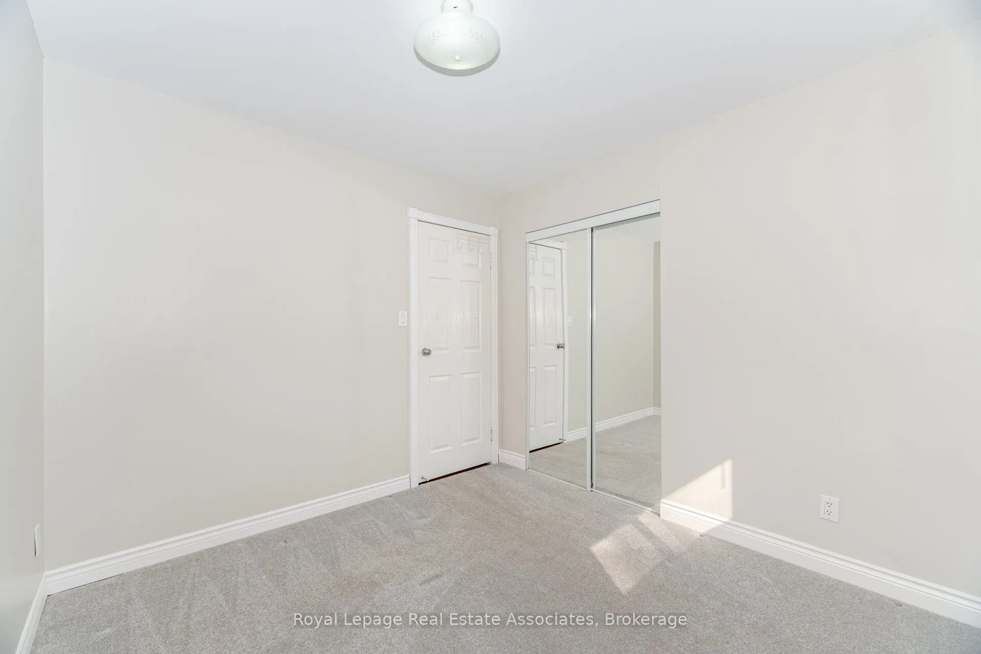 12 Gulliver Crescent