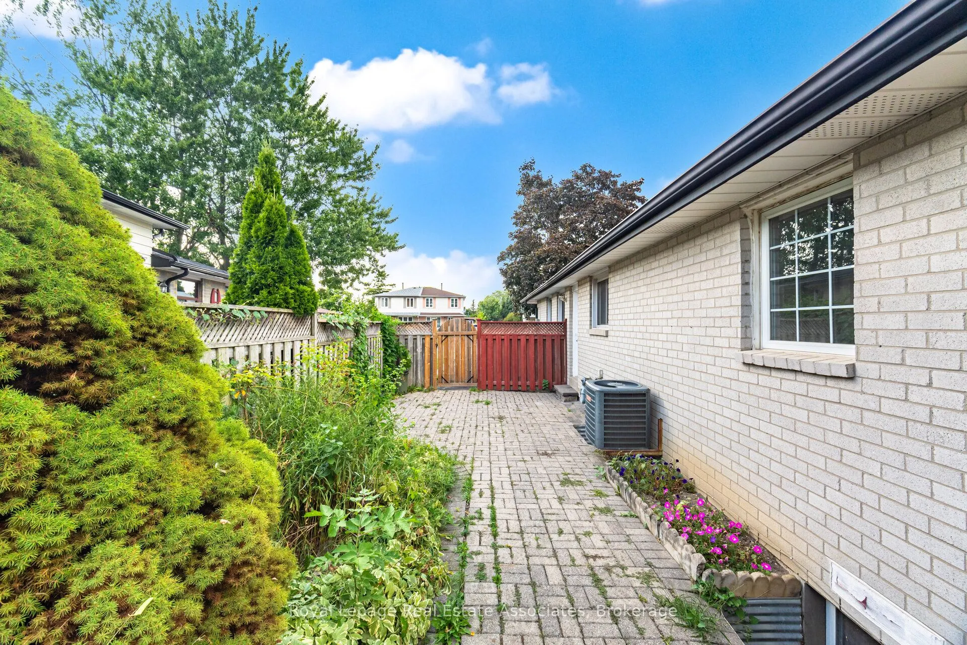12 Gulliver Crescent