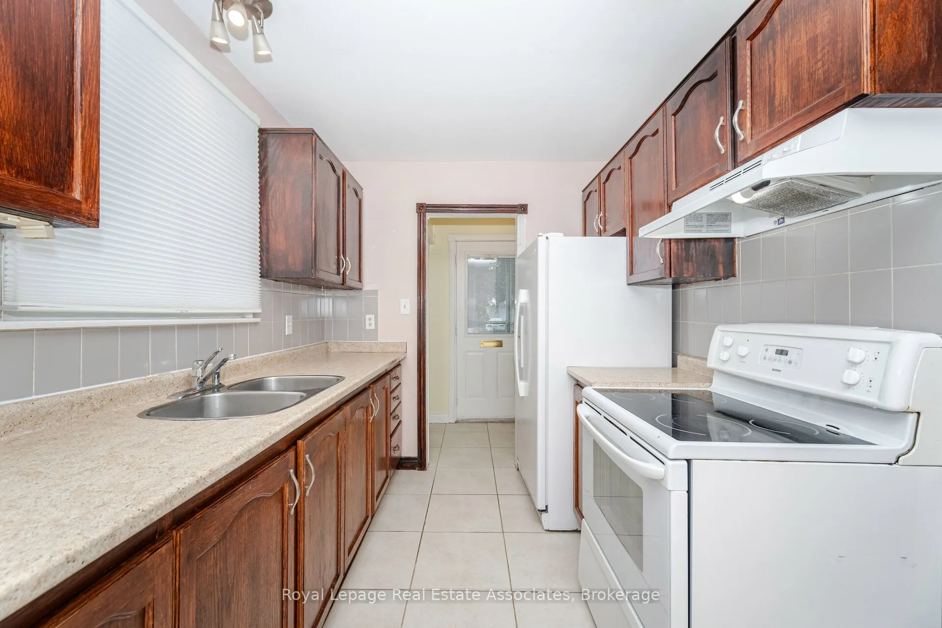 12 Gulliver Crescent