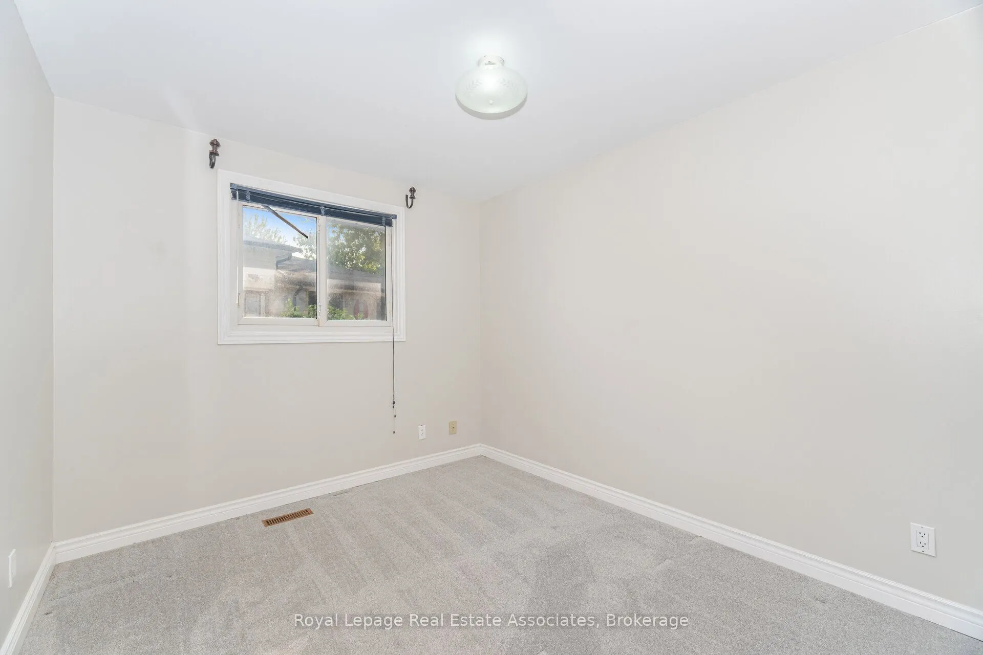 12 Gulliver Crescent