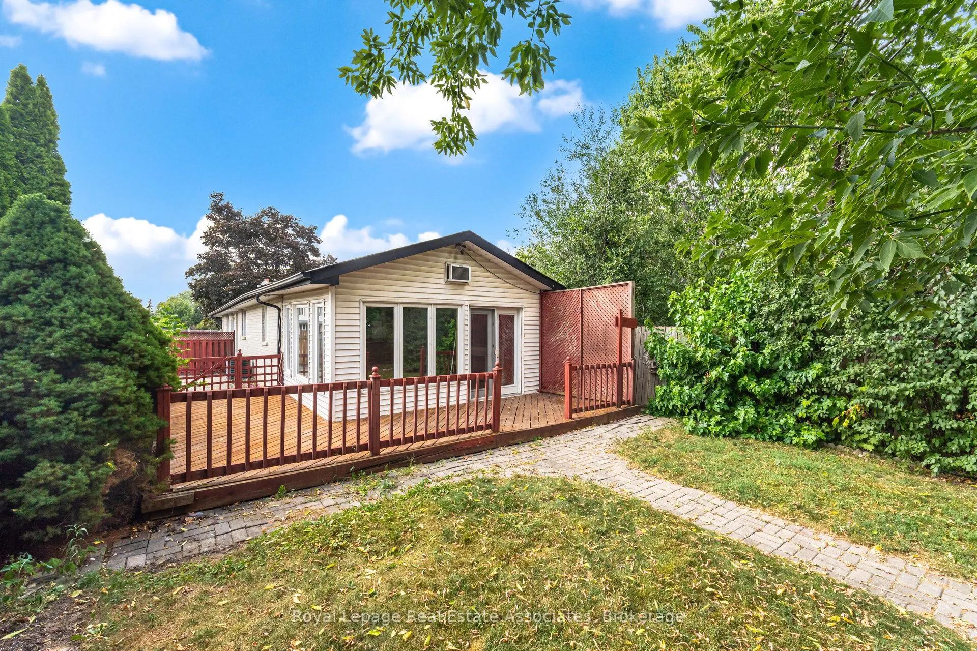 12 Gulliver Crescent