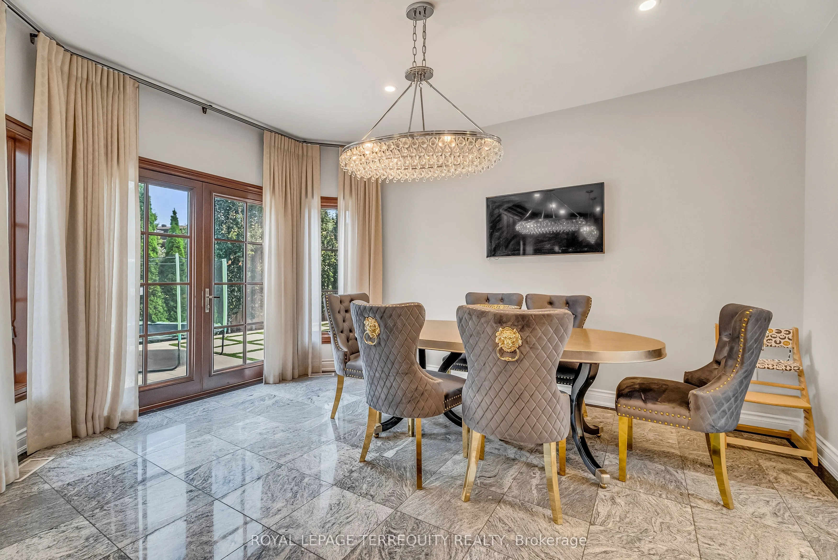13 Bourdon Avenue