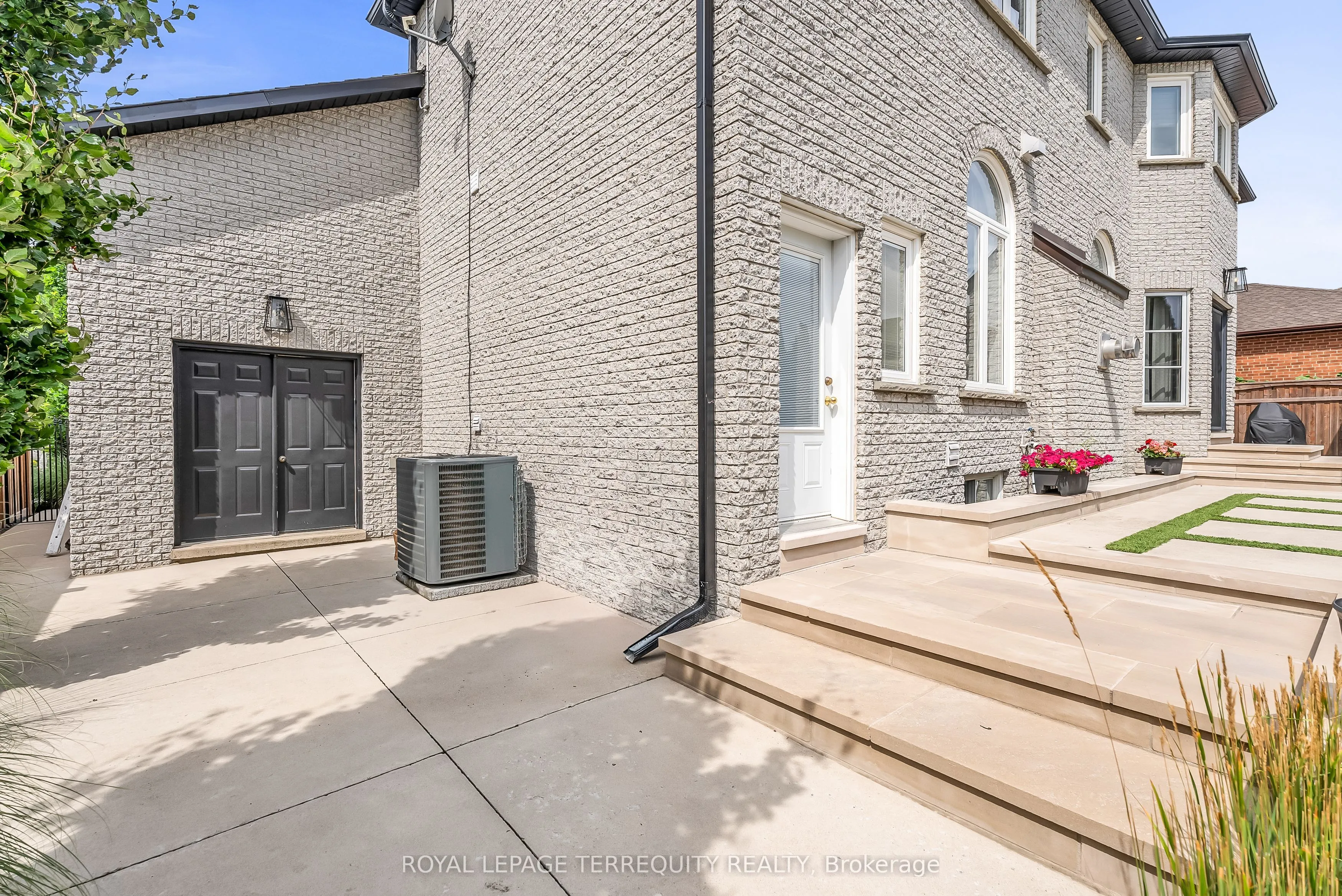 13 Bourdon Avenue