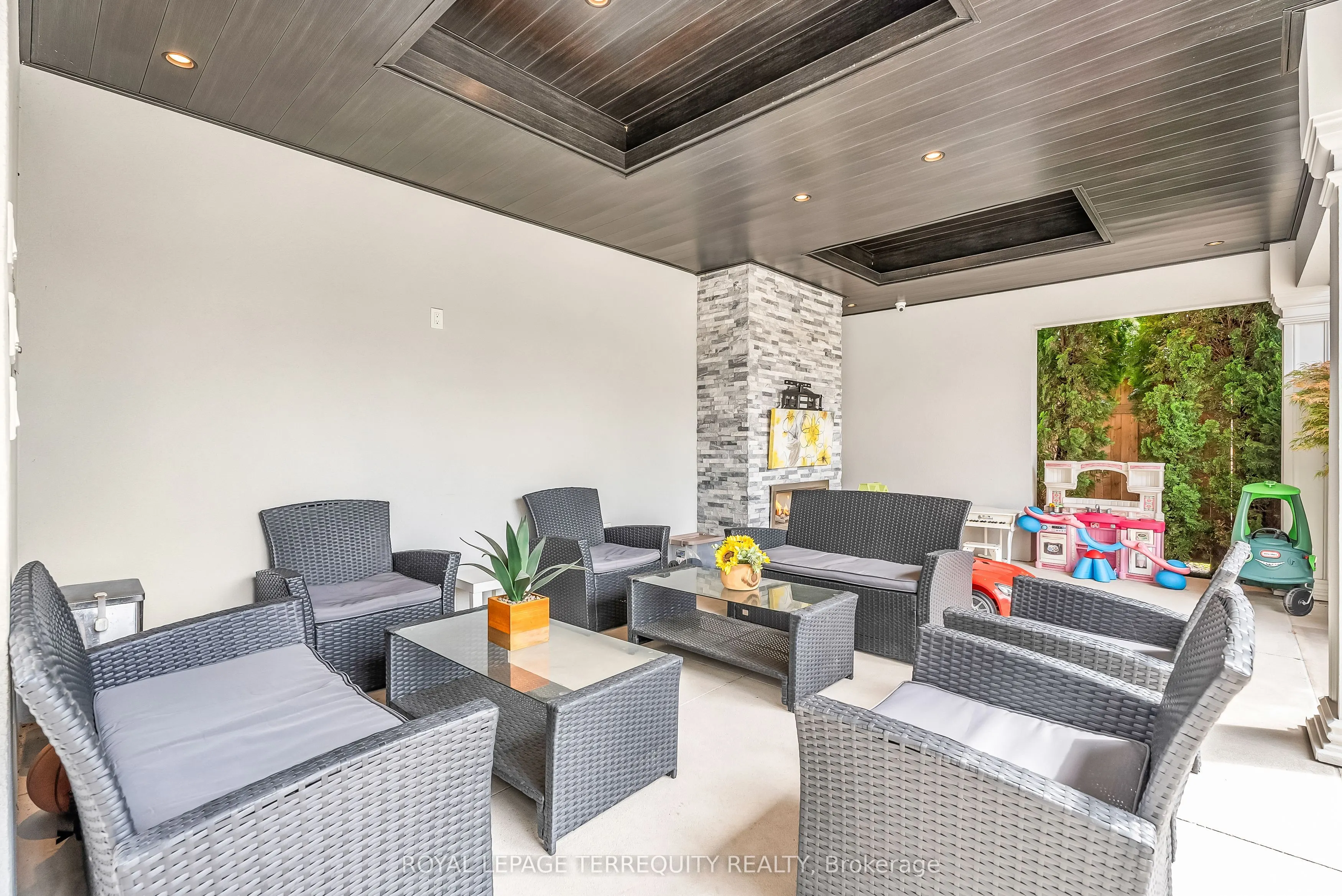 13 Bourdon Avenue