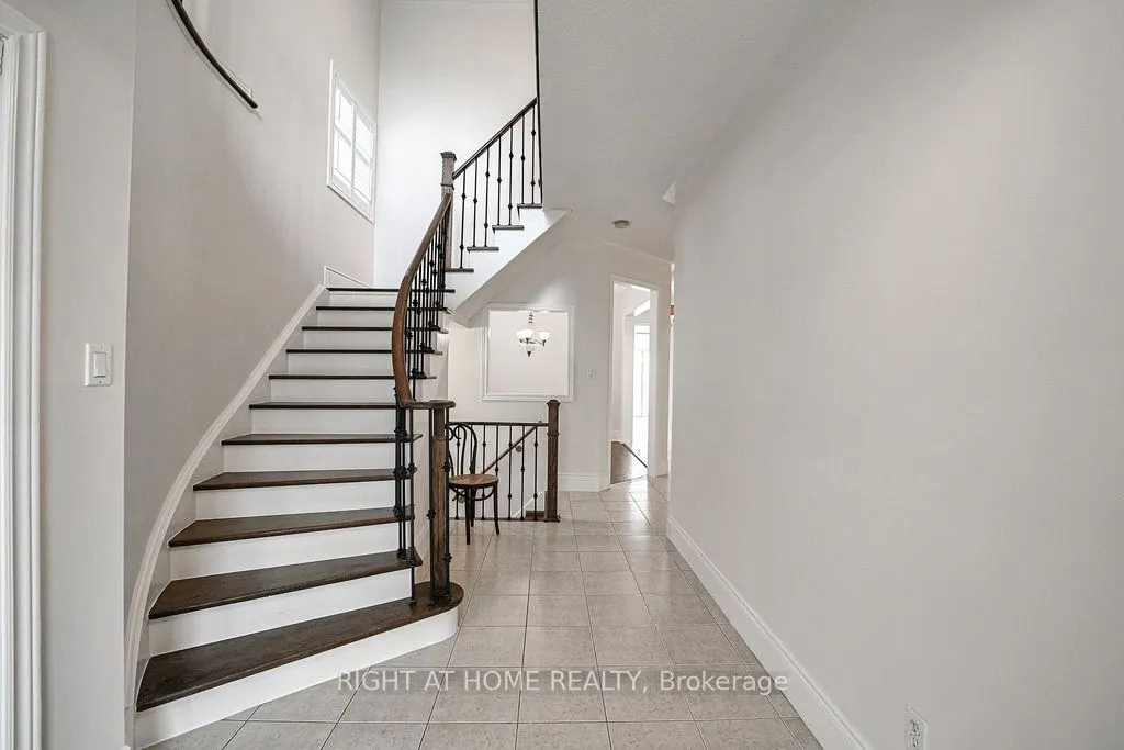 176 Cooke Crescent