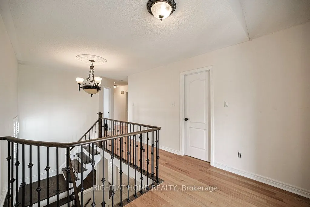 176 Cooke Crescent